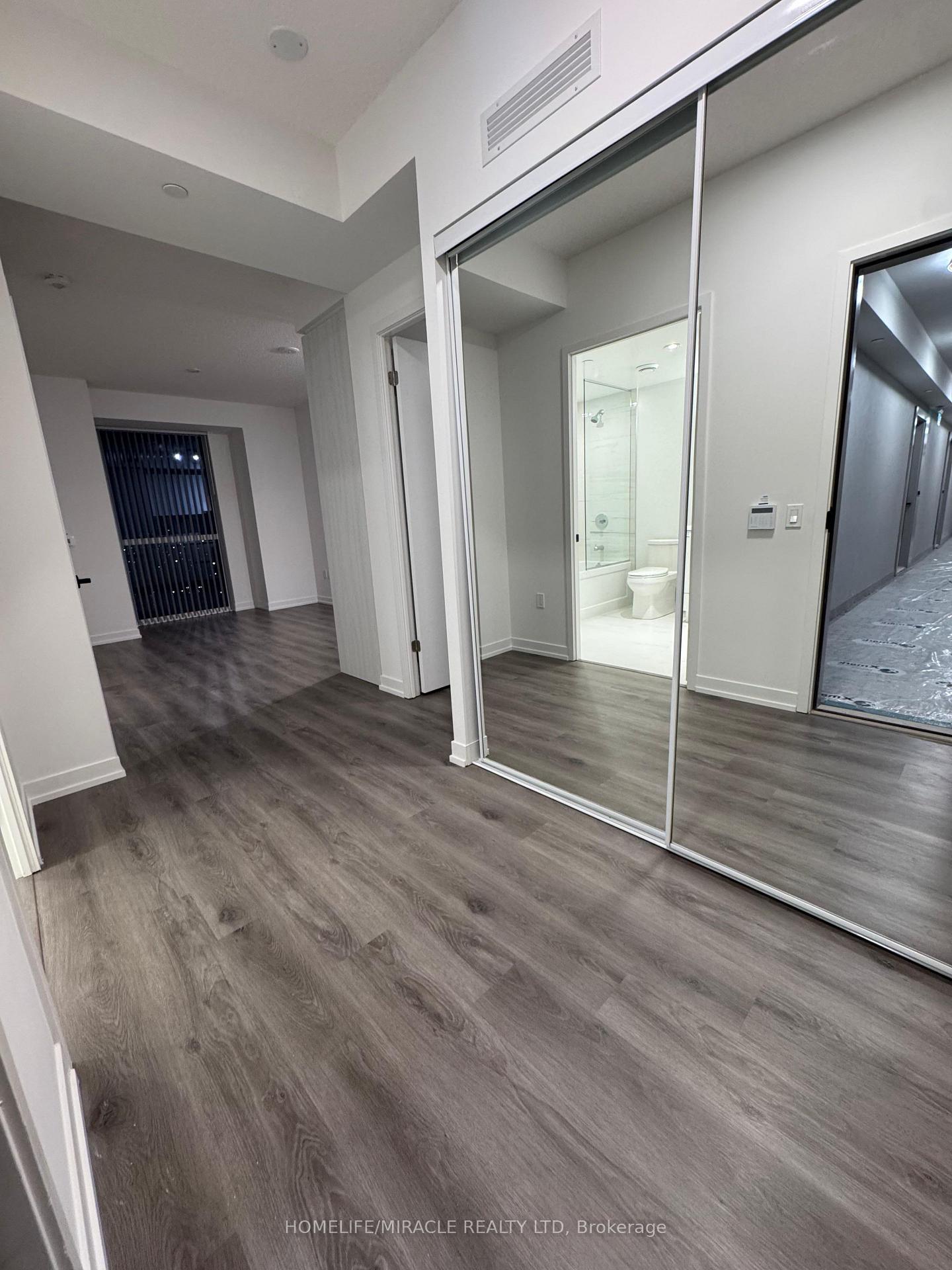Photo 77 of Unit 2012, 2250 commerce Street, Vaughan, Vaughan Corporate Centre — HOMEH