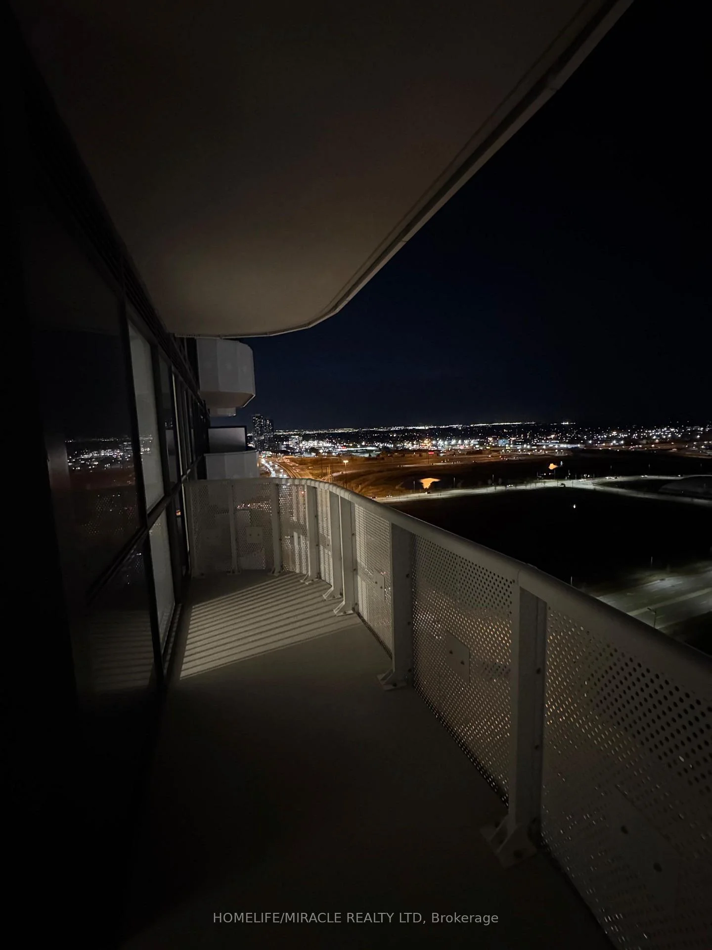 Photo 35 of Unit 2012, 2250 commerce Street, Vaughan, Vaughan Corporate Centre — HOMEH