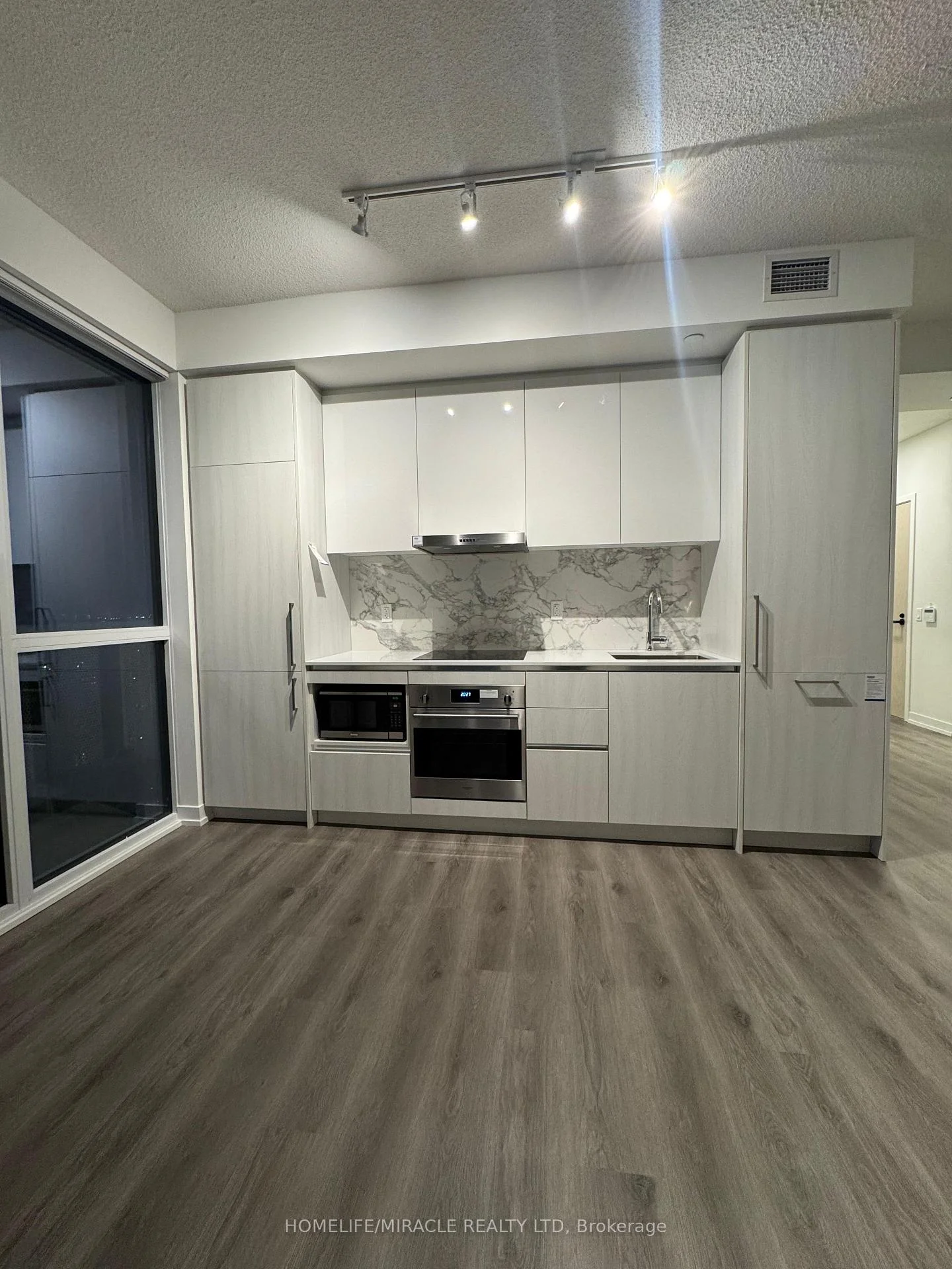 Photo 44 of Unit 2012, 2250 commerce Street, Vaughan, Vaughan Corporate Centre — HOMEH