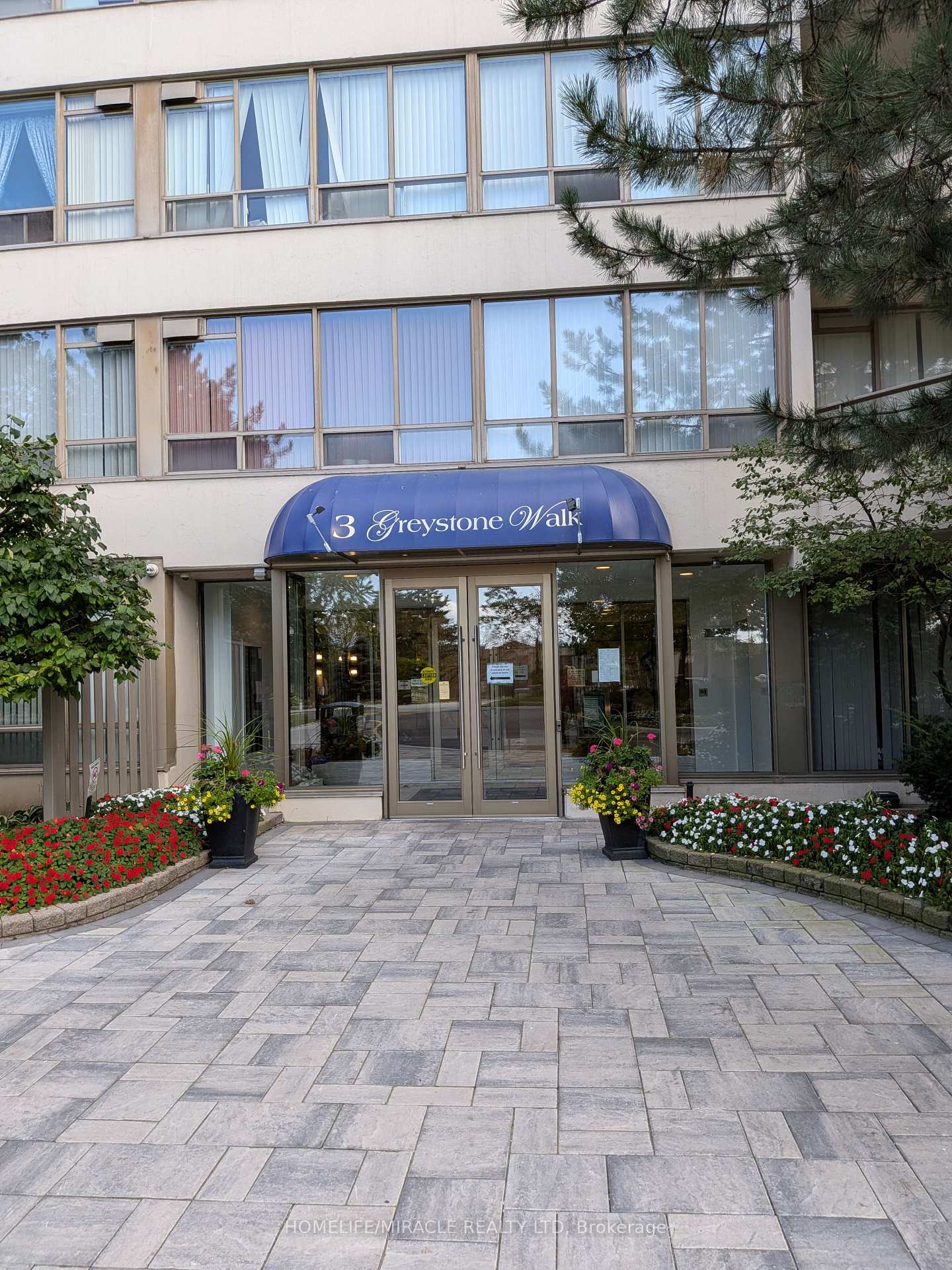 Front of Unit 819, 3 Greystone Walk Drive