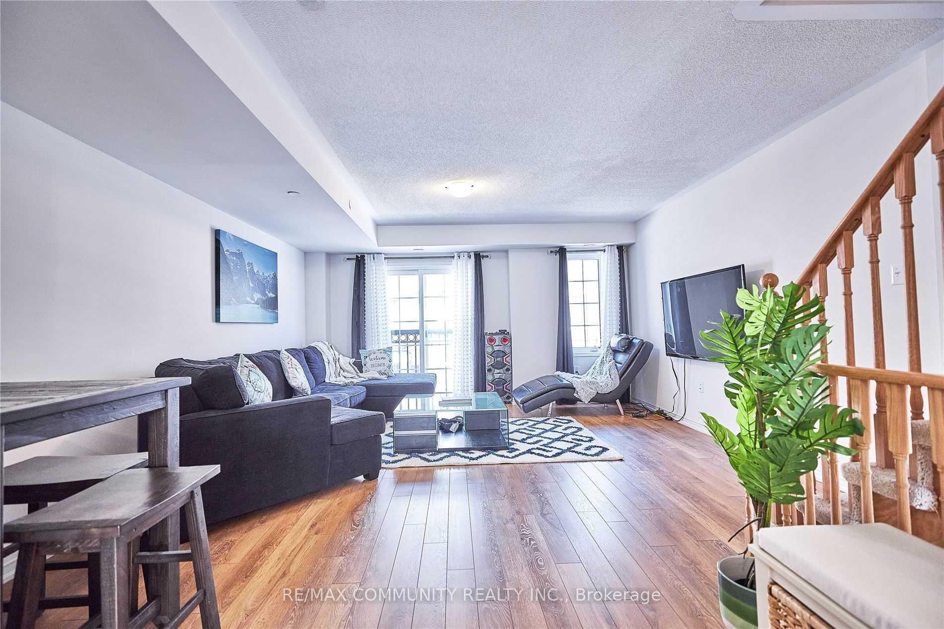 Photo 3 of 139 Giboulee Path, Oshawa, Windfields — HOMEH