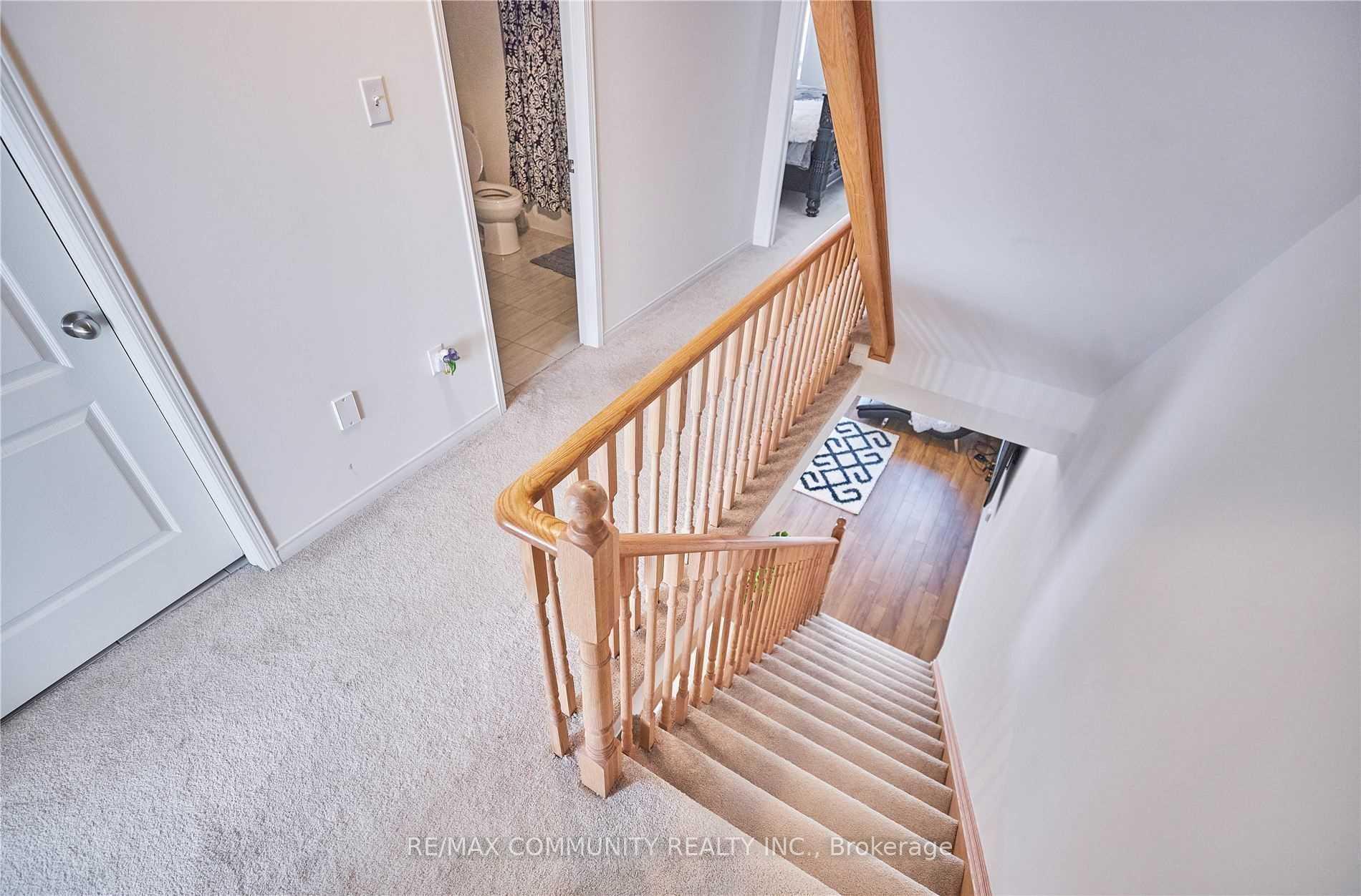 Photo 7 of 139 Giboulee Path, Oshawa, Windfields — HOMEH