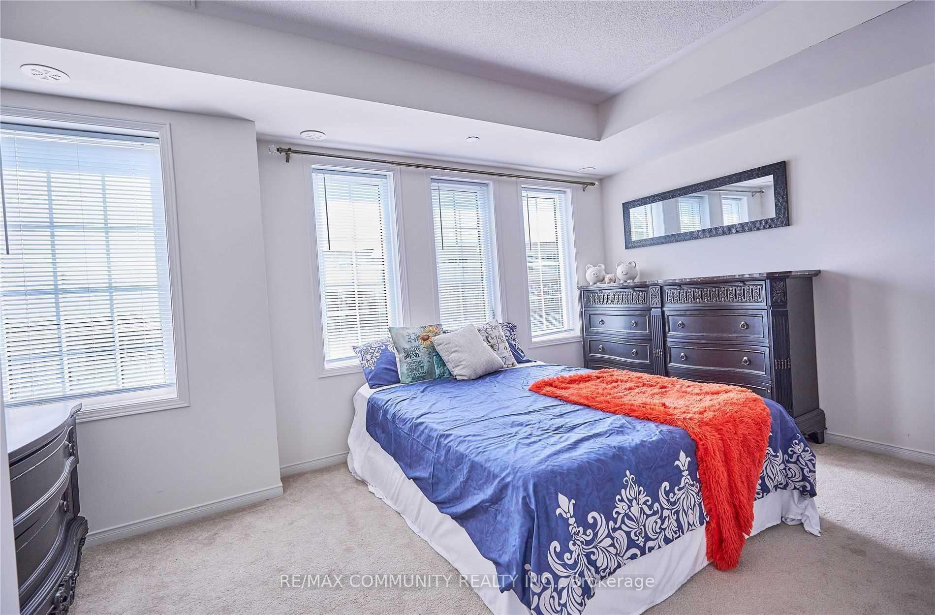 Photo 9 of 139 Giboulee Path, Oshawa, Windfields — HOMEH