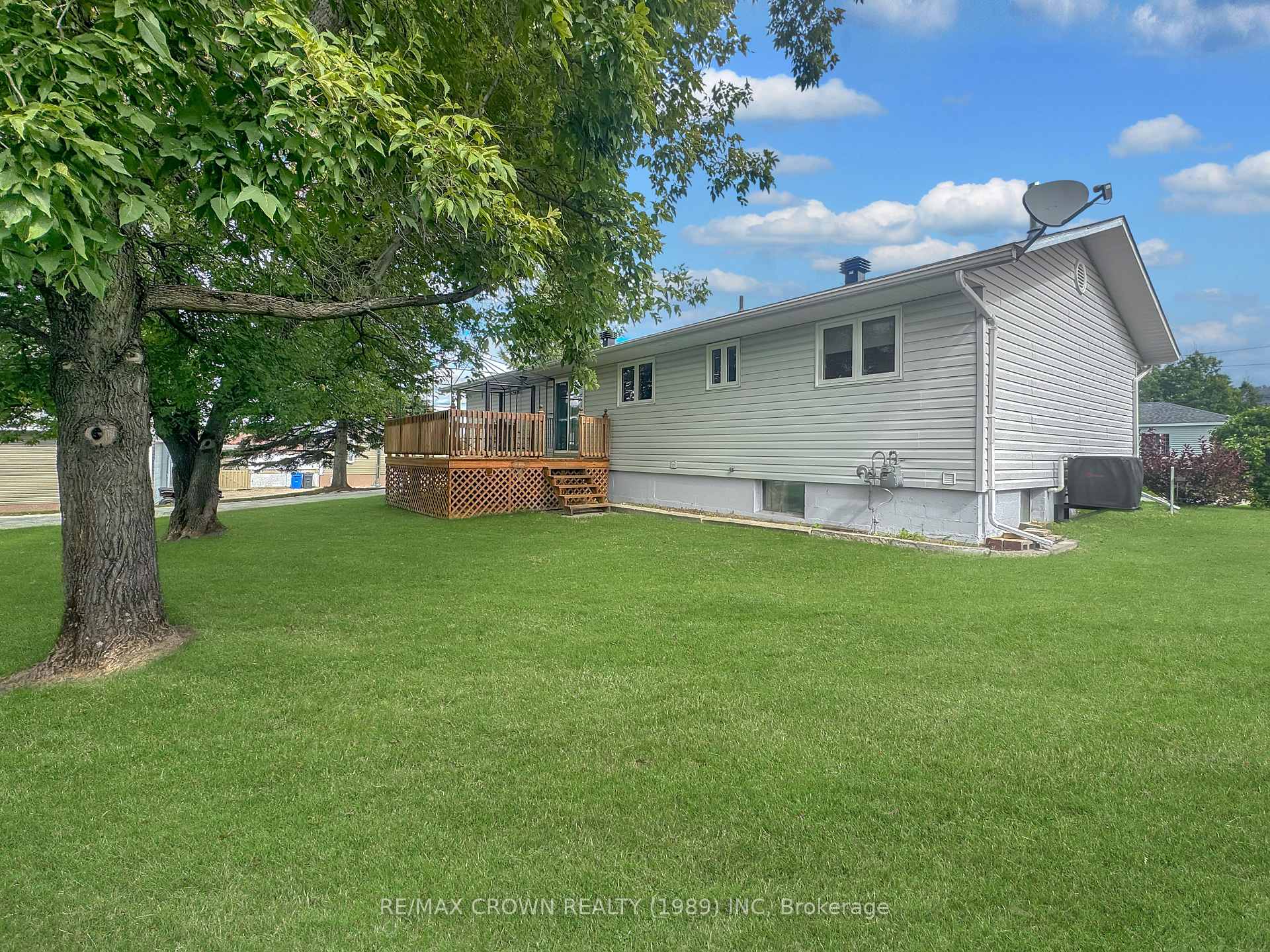 Photo 4 of 9 Bouldier Street, Kapuskasing — HOMEH