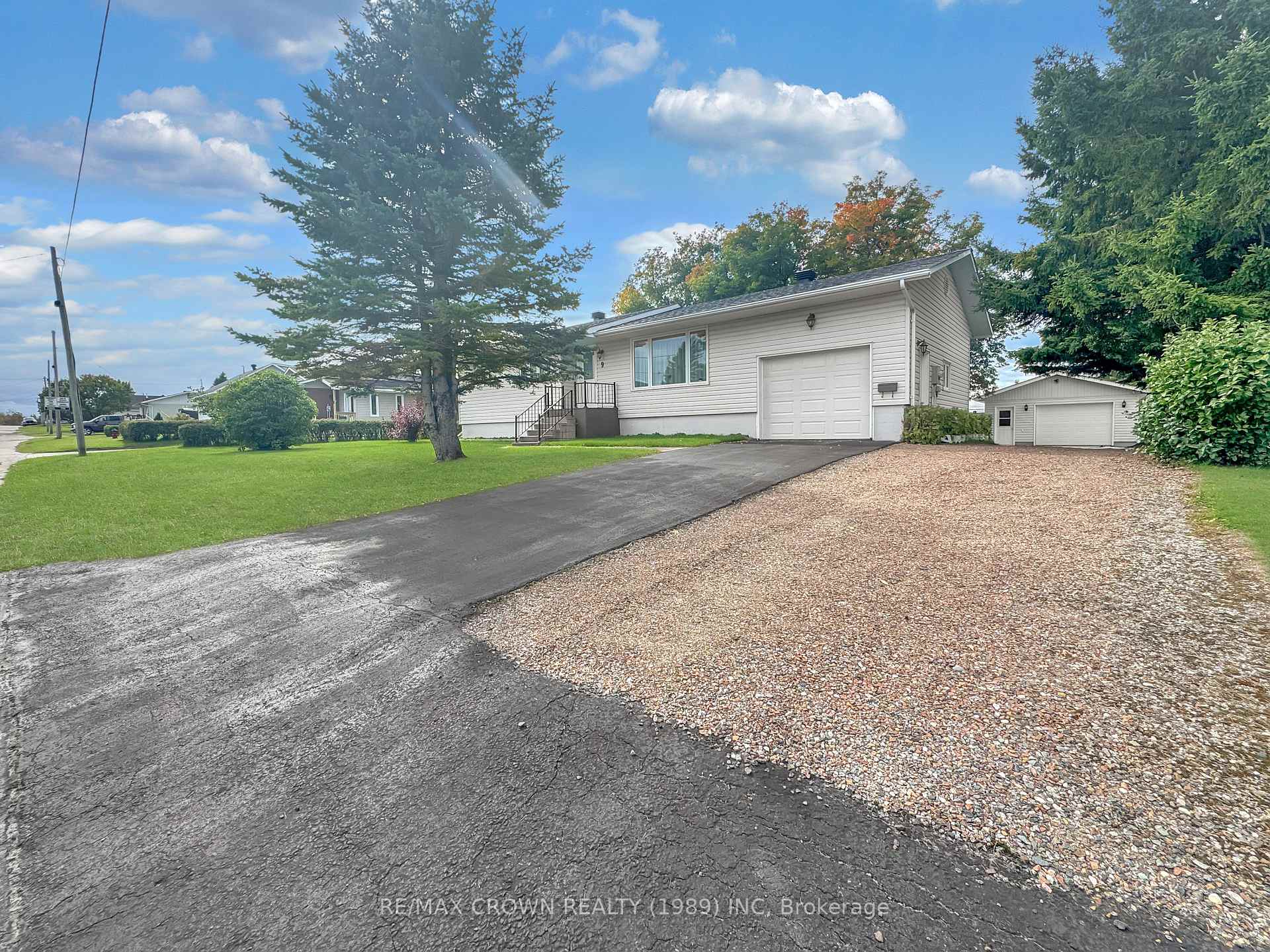 Photo 50 of 9 Bouldier Street, Kapuskasing — HOMEH