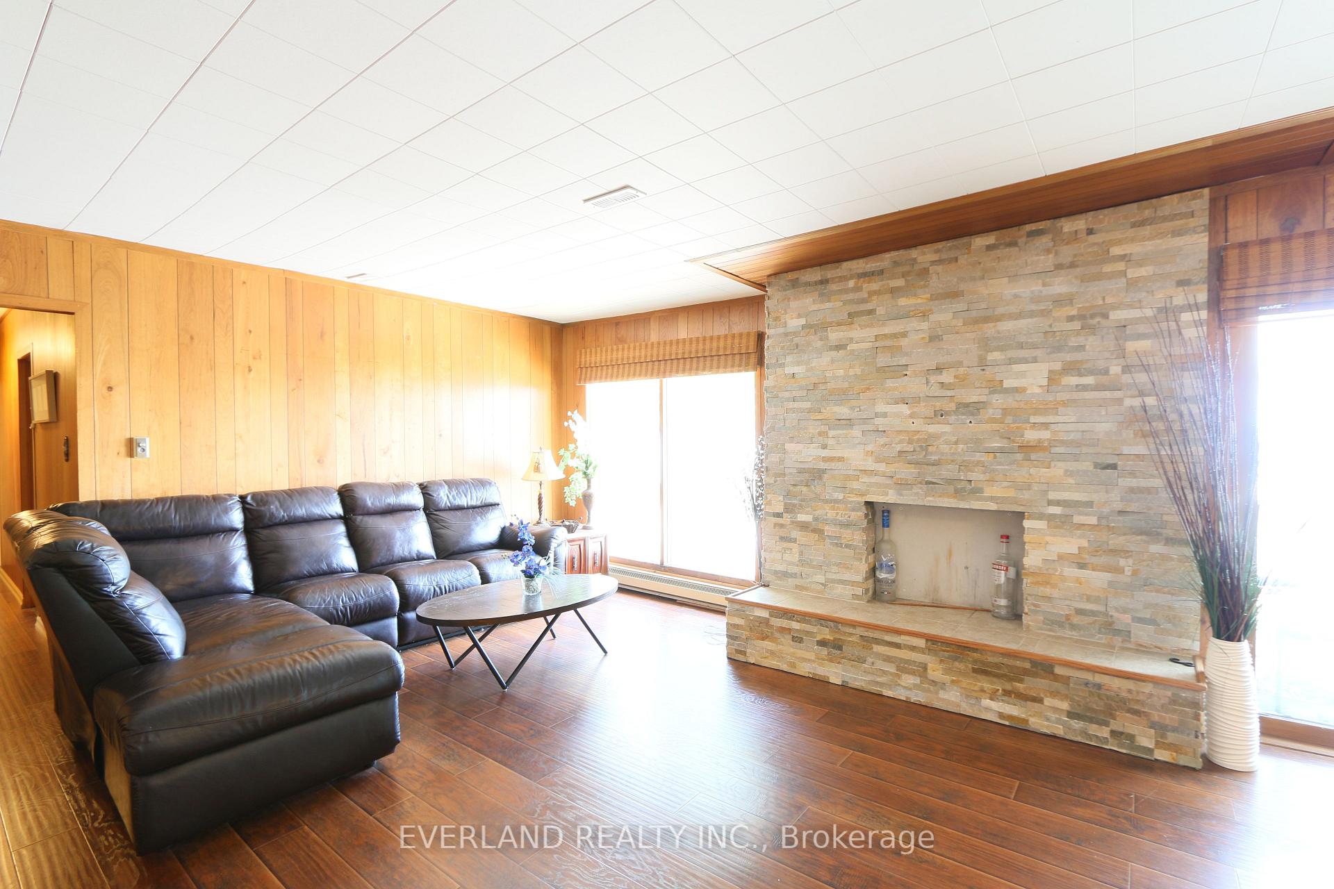 Photo 11 of 745 Harbour Street, Innisfil, Rural Innisfil — HOMEH