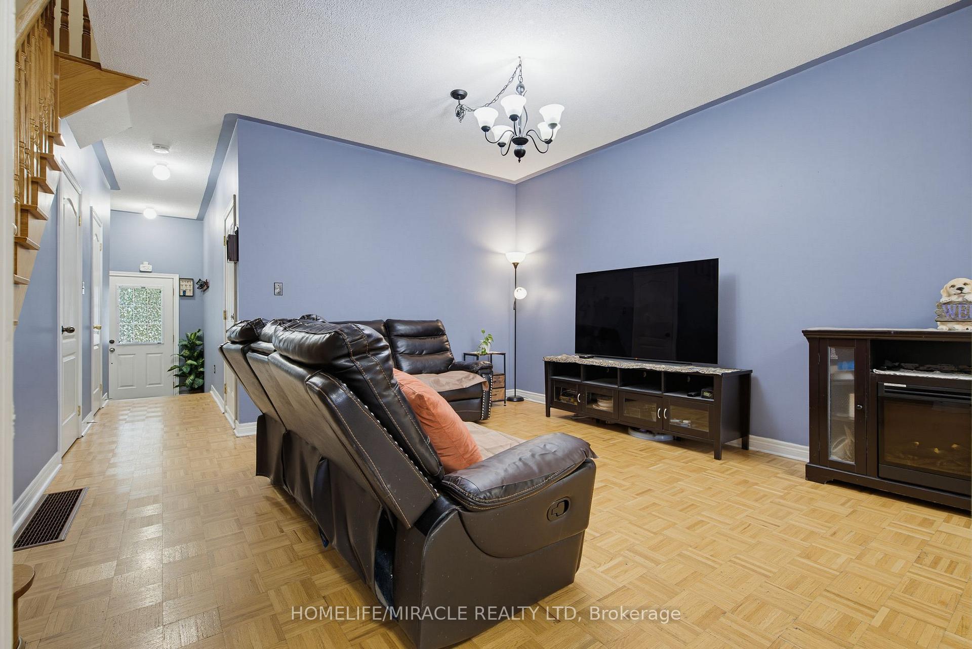 Photo 12 of Unit 54, 169 Tom Taylor Crescent, Newmarket, Summerhill Estates — HOMEH
