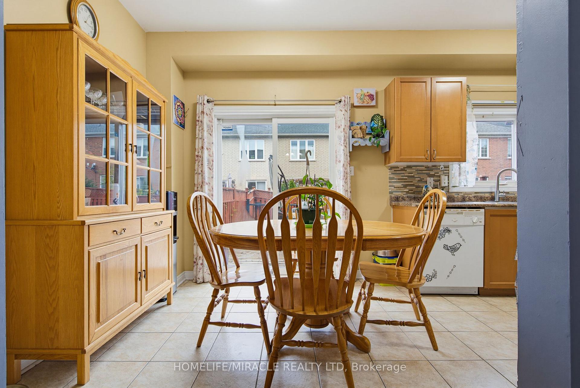Photo 15 of Unit 54, 169 Tom Taylor Crescent, Newmarket, Summerhill Estates — HOMEH
