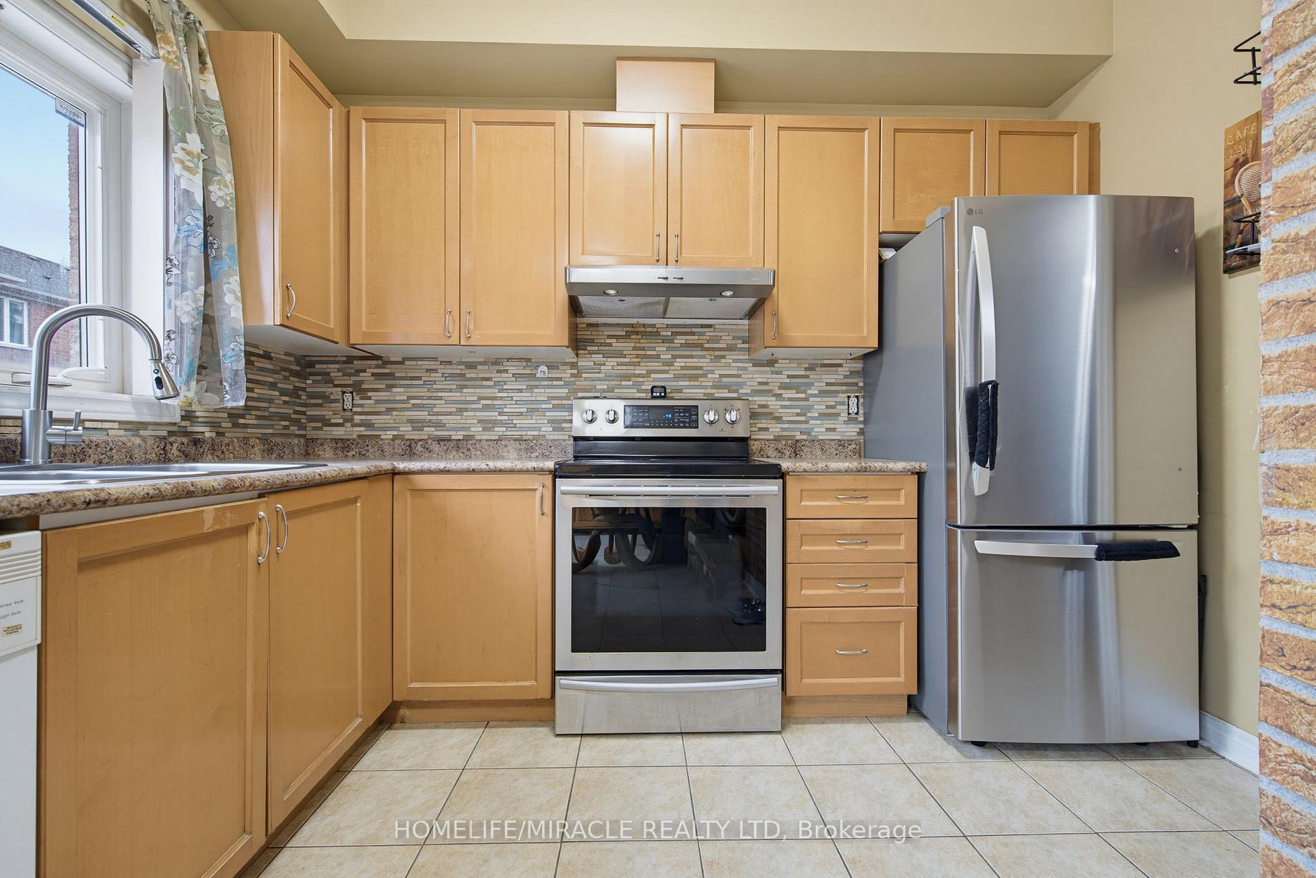 Photo 17 of Unit 54, 169 Tom Taylor Crescent, Newmarket, Summerhill Estates — HOMEH