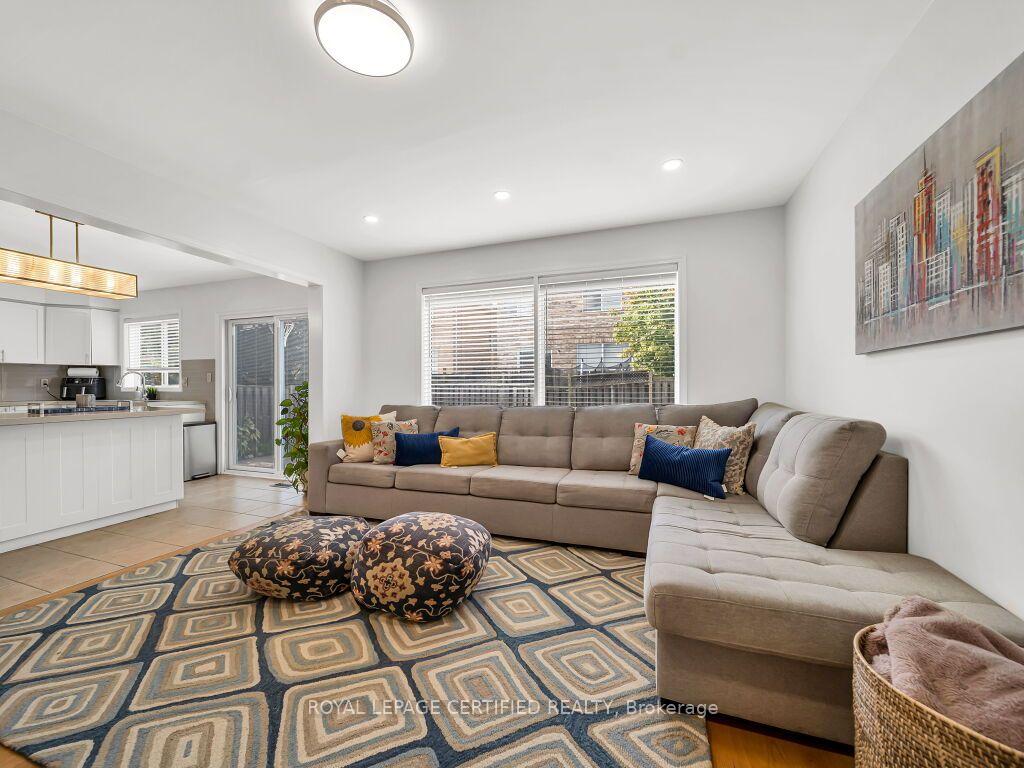 Photo 6 of 834 4 Line, Milton, Beaty — HOMEH