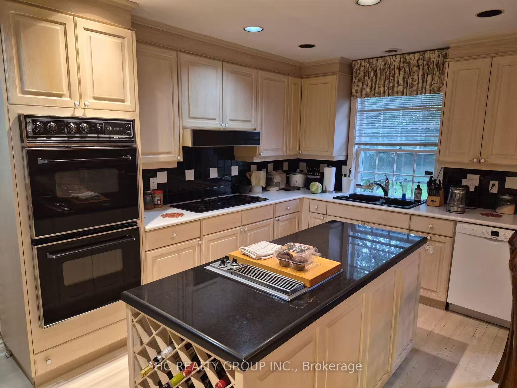 Photo 4 of 43 Wilket Road, North York, Bridle Path-Sunnybrook-York Mills — HOMEH