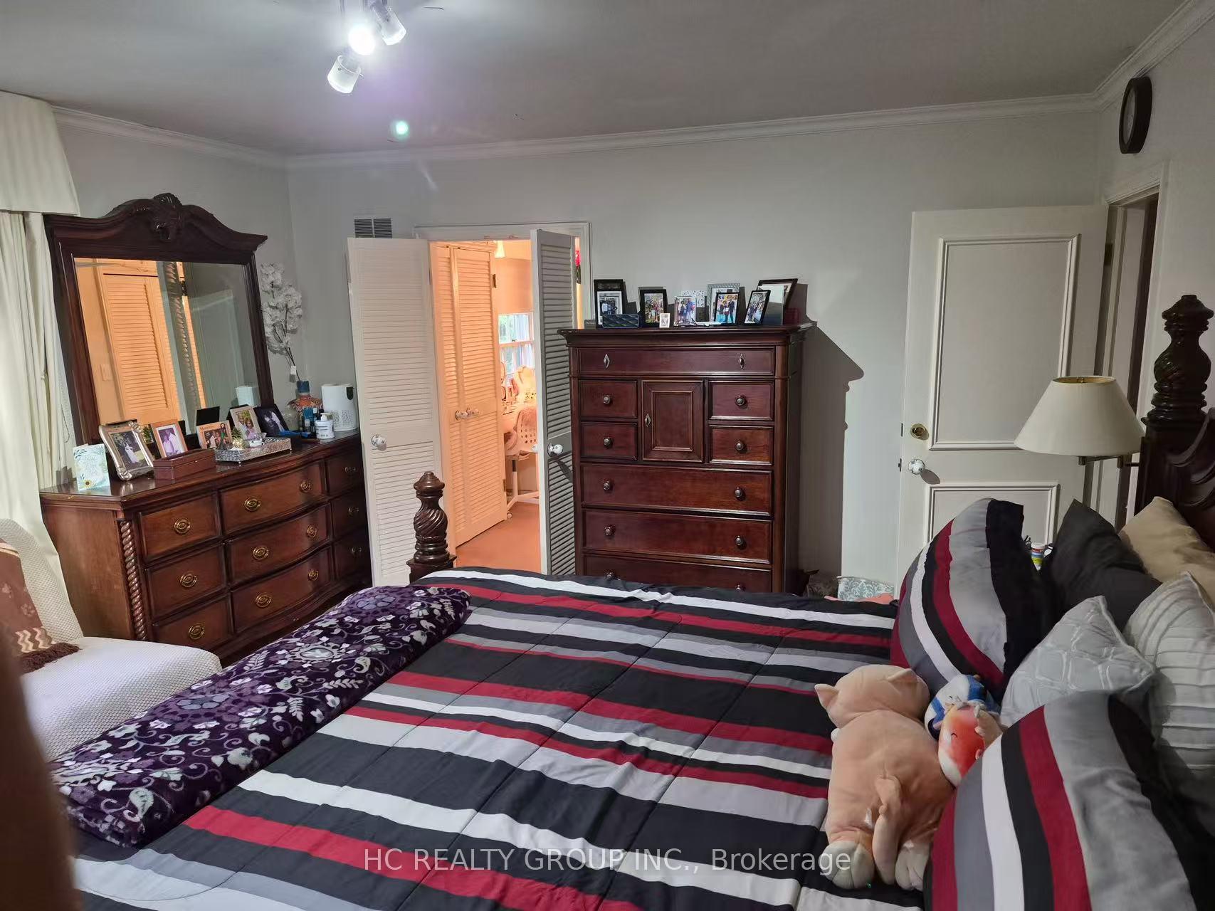 Photo 15 of 43 Wilket Road, North York, Bridle Path-Sunnybrook-York Mills — HOMEH