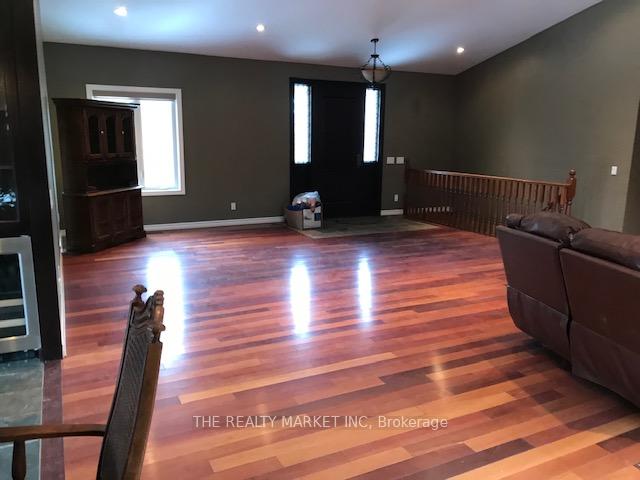 Photo 4 of Unit upper level, 383206 20 Side Road, Amaranth, Rural Amaranth — HOMEH