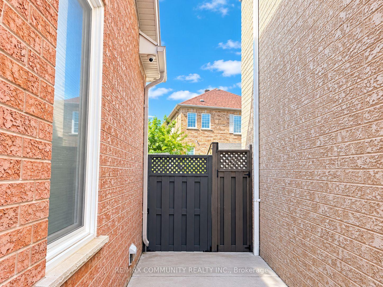 Photo 2 of Unit basement, 3 Streamline Drive, Brampton, Madoc — HOMEH