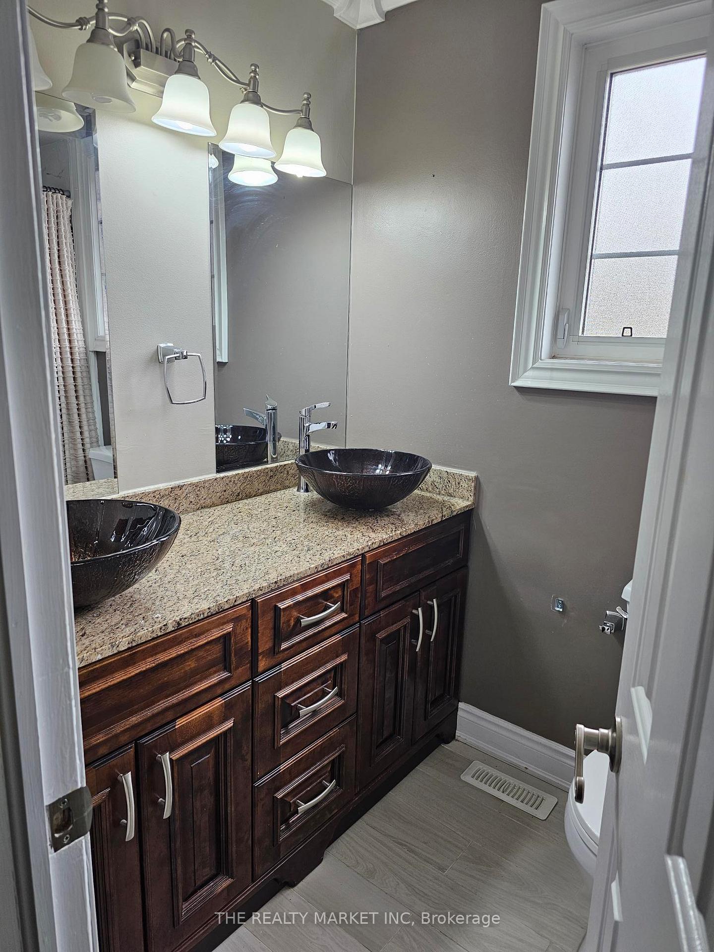 Photo 7 of Unit Room, 102 William Stephenson Drive, Whitby, Blue Grass Meadows — HOMEH