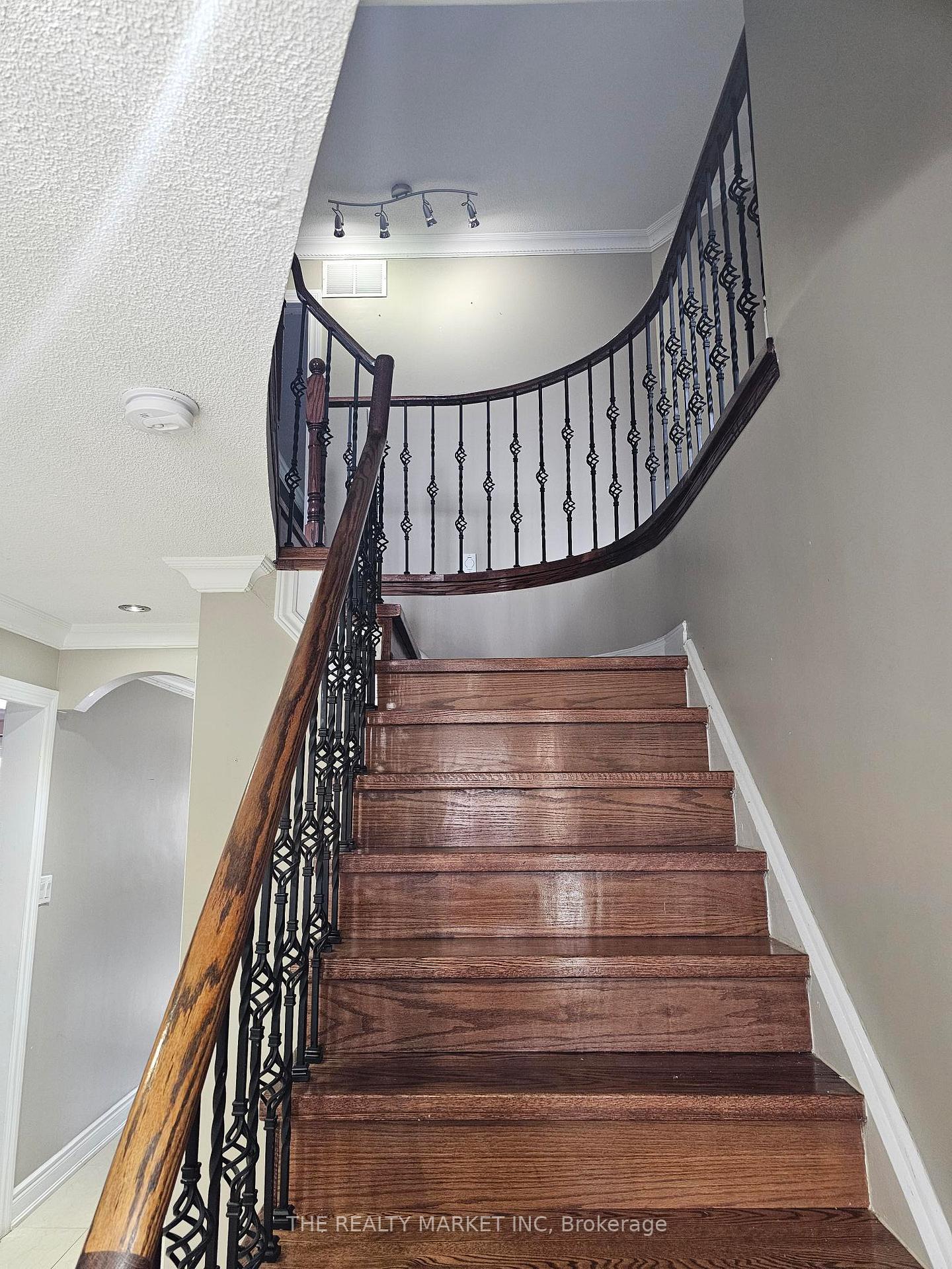 Photo 8 of Unit Room, 102 William Stephenson Drive, Whitby, Blue Grass Meadows — HOMEH
