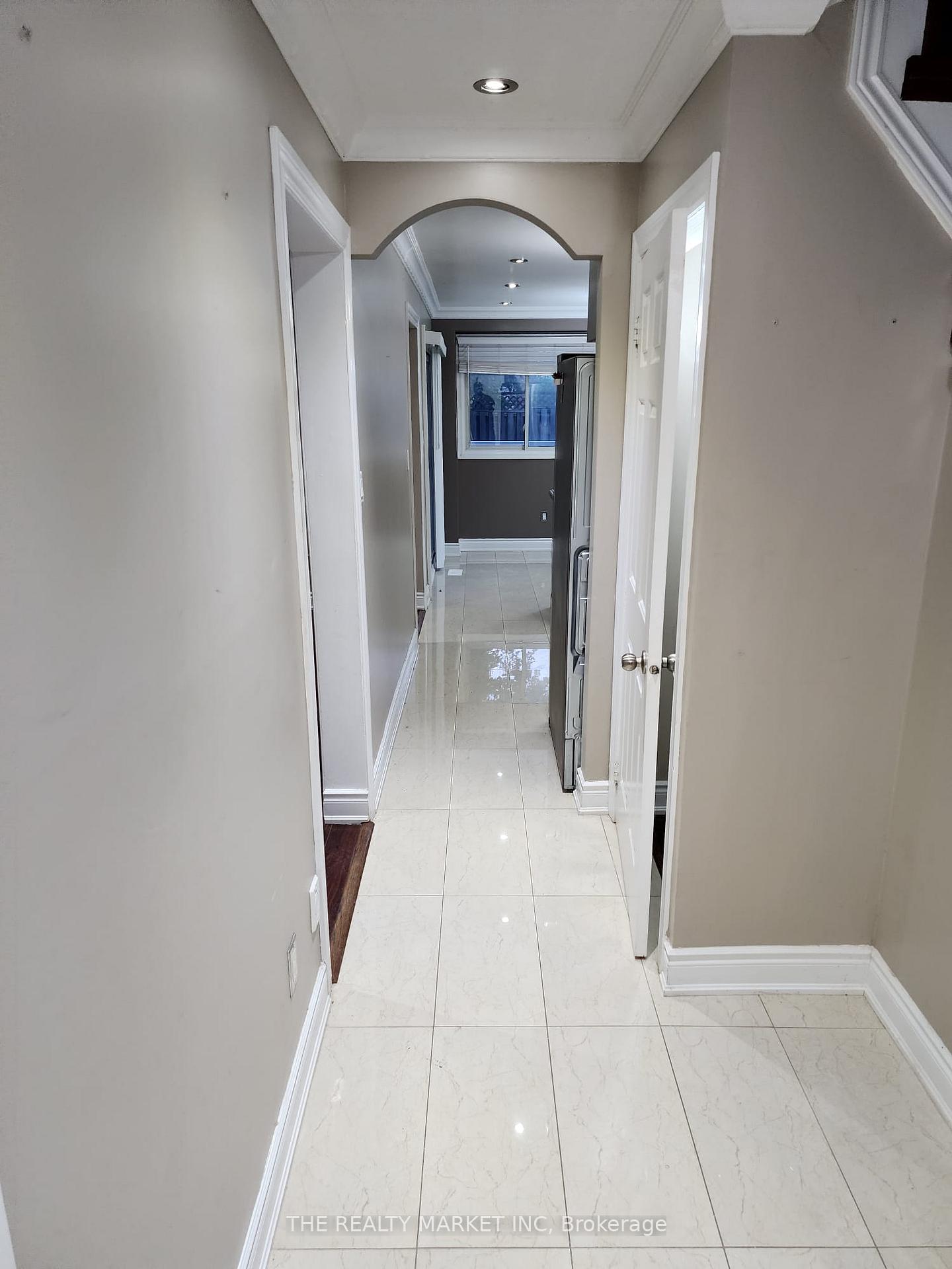 Photo 15 of Unit Room, 102 William Stephenson Drive, Whitby, Blue Grass Meadows — HOMEH