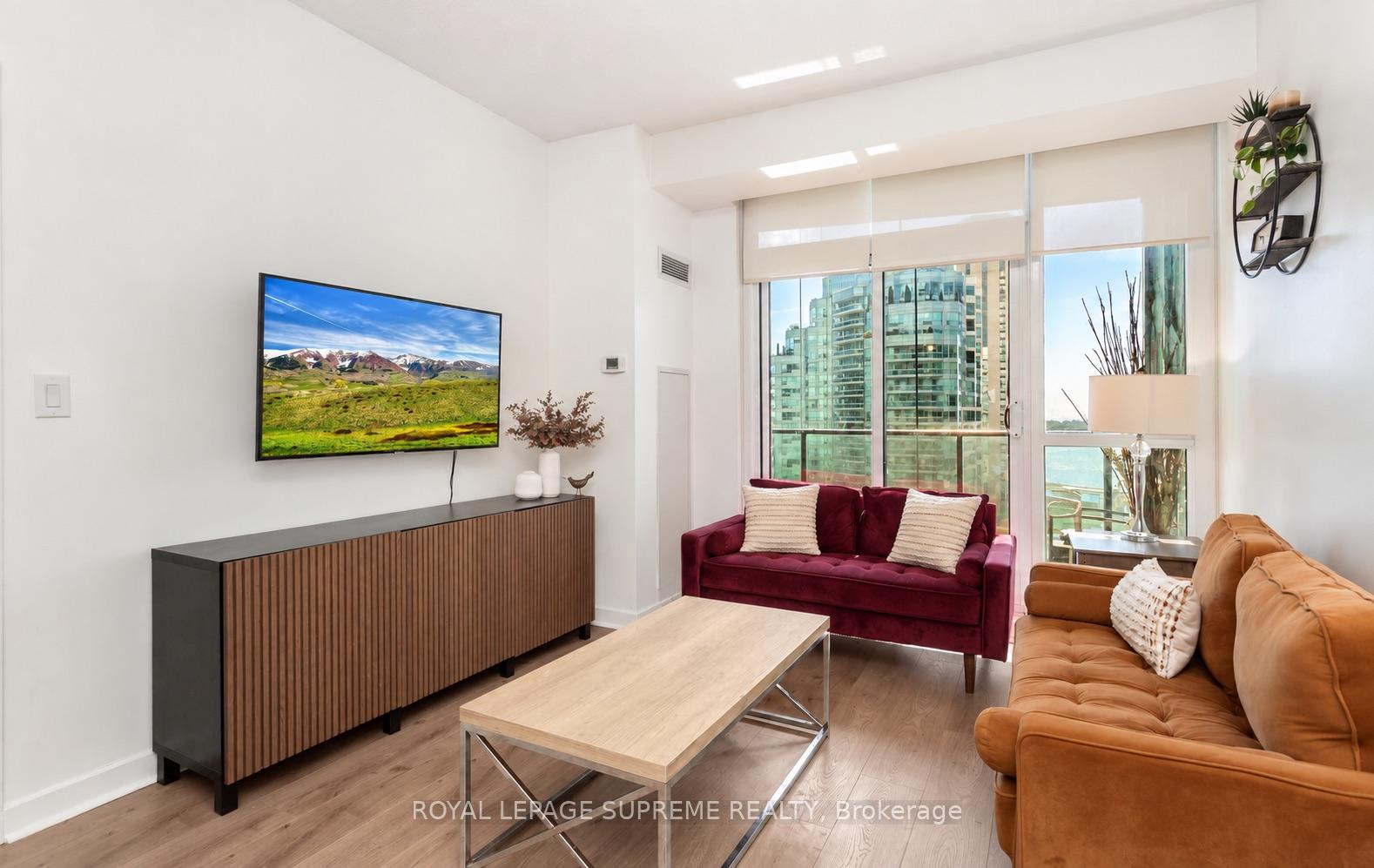 Photo 6 of Unit 1709, 18 Harbour Street, Toronto, Waterfront Communities — HOMEH