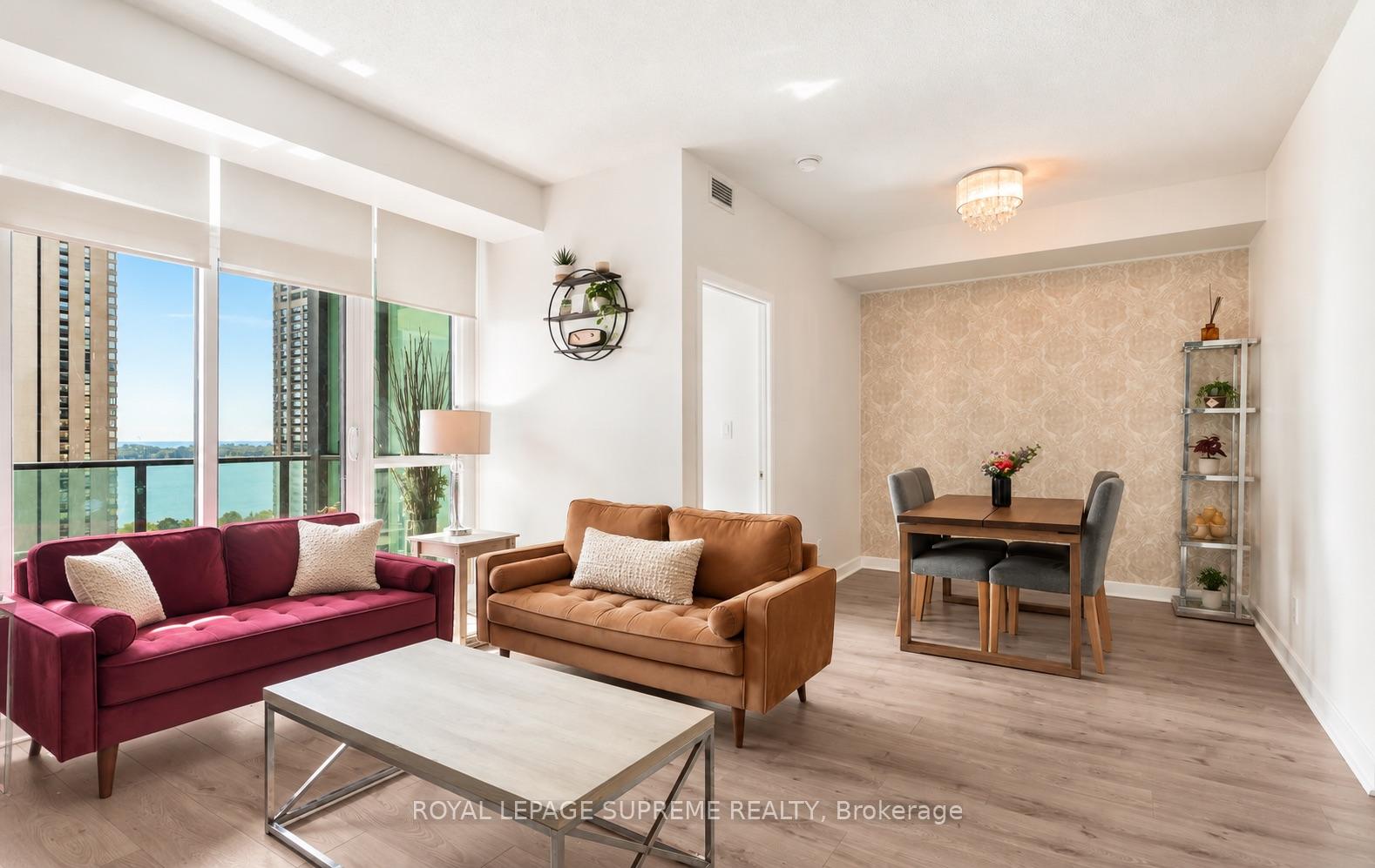 Photo 8 of Unit 1709, 18 Harbour Street, Toronto, Waterfront Communities — HOMEH