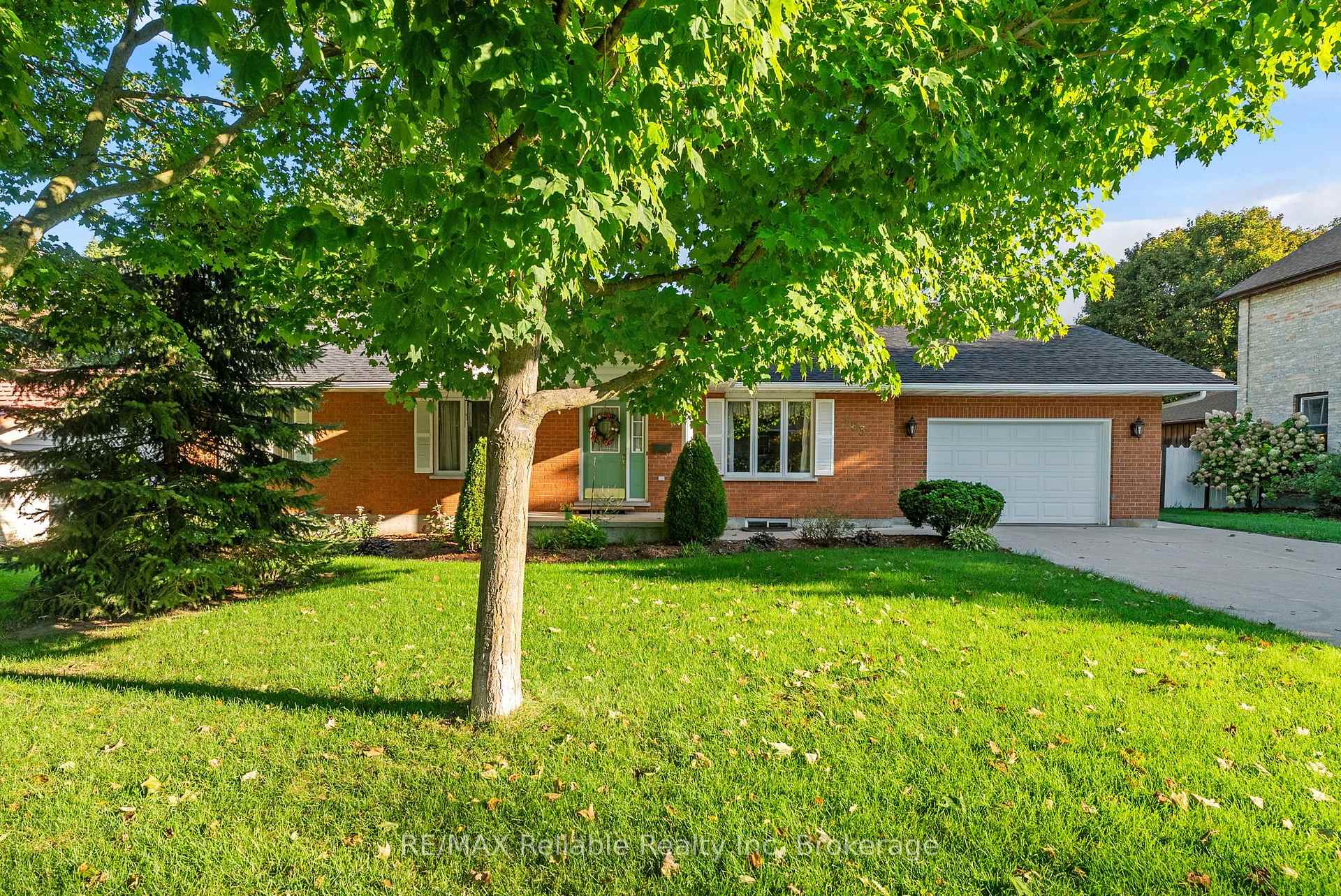 Photo 3 of 183 Spencer Street, Central Huron, Clinton — HOMEH