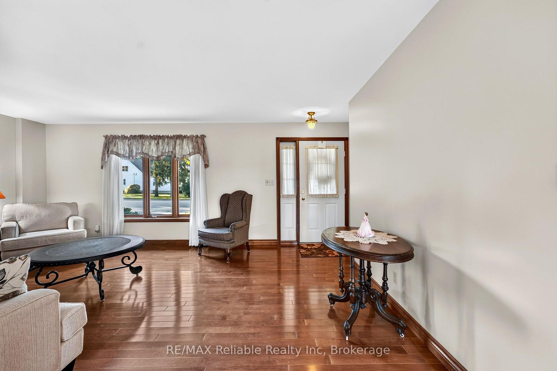 Photo 5 of 183 Spencer Street, Central Huron, Clinton — HOMEH