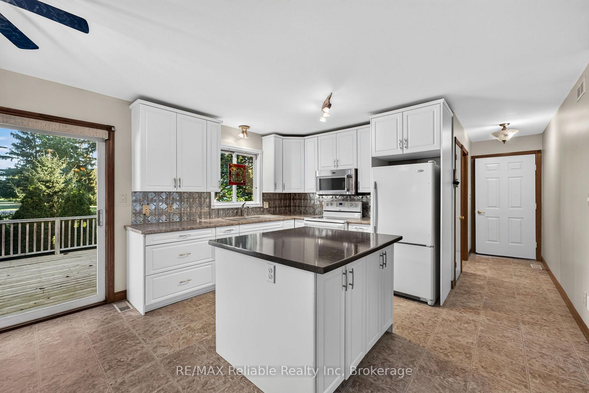 Photo 10 of 183 Spencer Street, Central Huron, Clinton — HOMEH