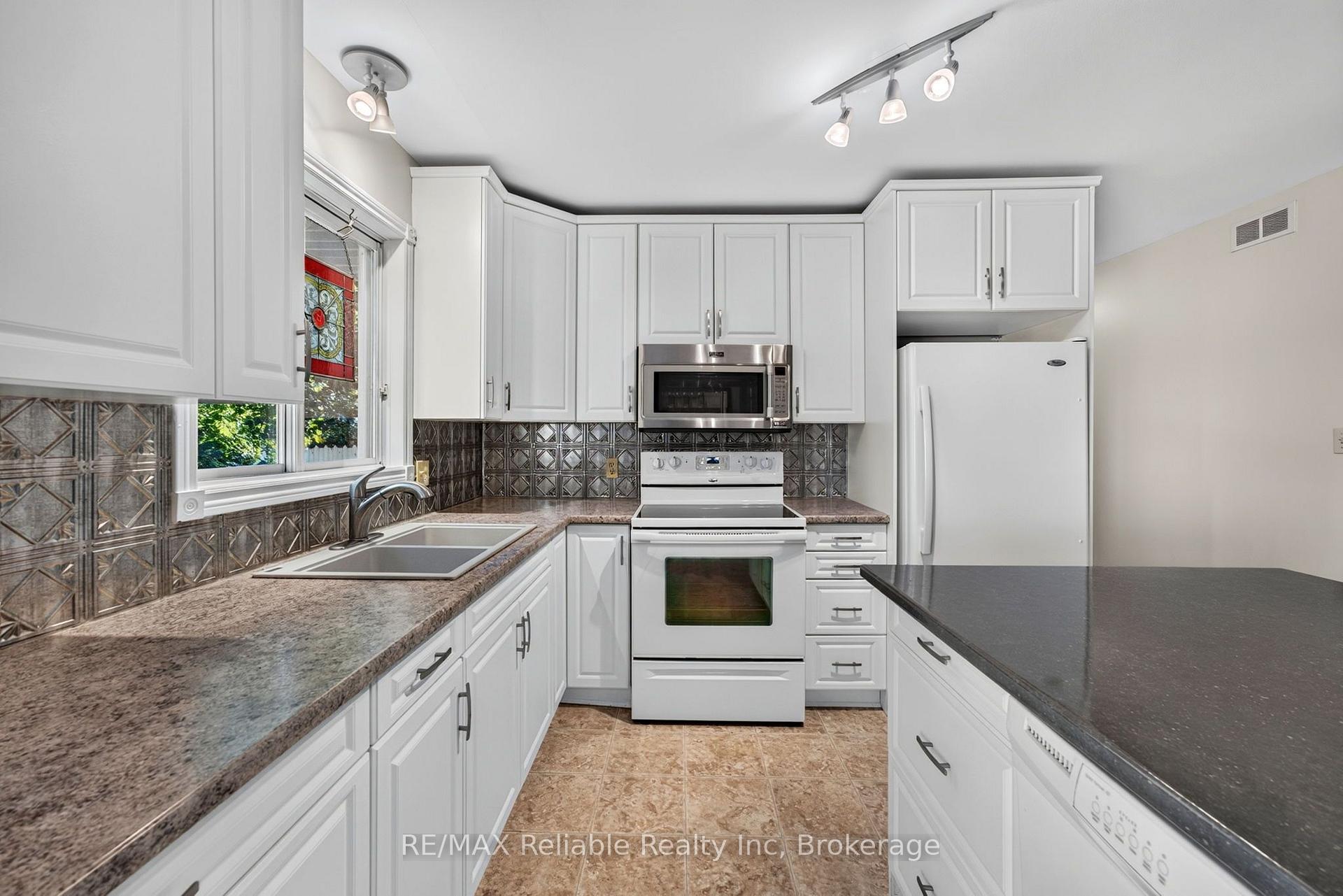 Photo 11 of 183 Spencer Street, Central Huron, Clinton — HOMEH