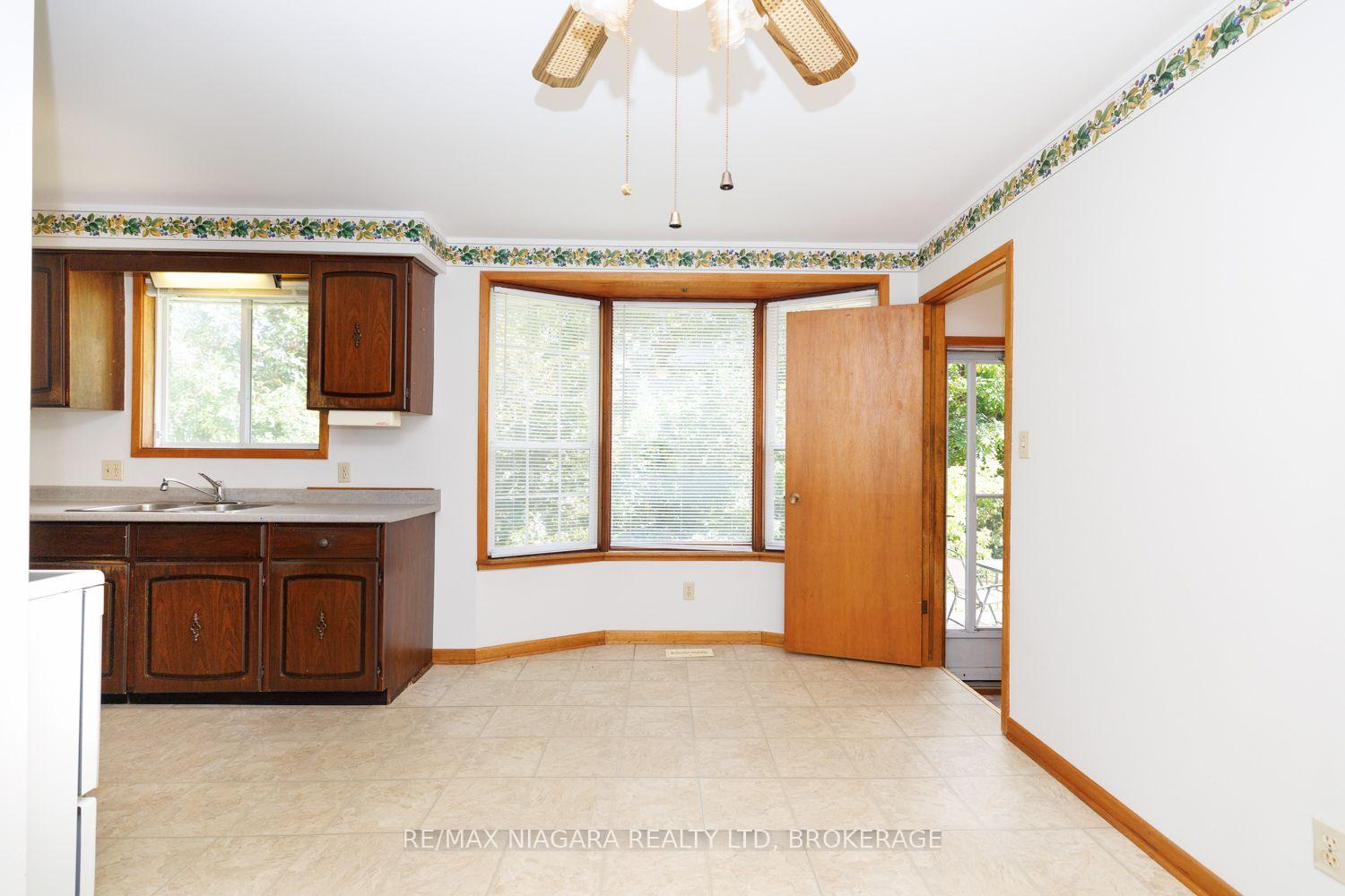 Photo 10 of 4166 Chippawa Parkway, Niagara Falls, Chippawa — HOMEH