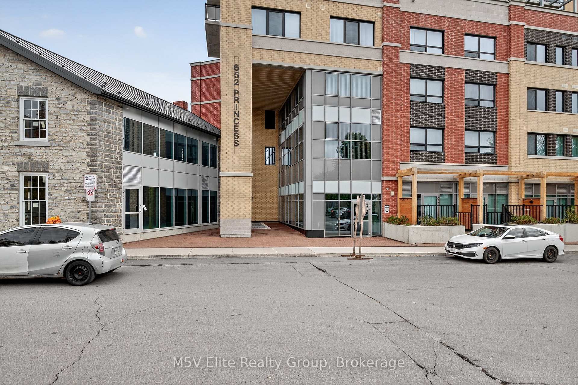 Photo 2 of Unit 341, 652 Princess Street, Kingston, Central City East — HOMEH