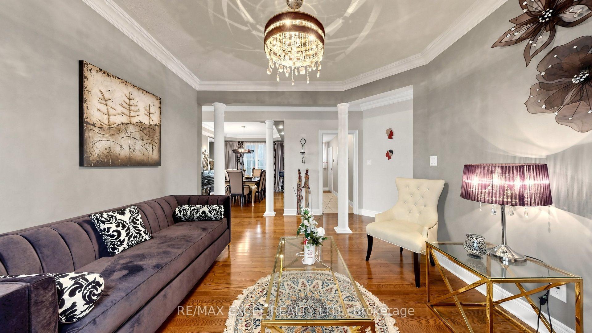 Photo 3 of 651 Via Romano Boulevard, Vaughan, Patterson — HOMEH