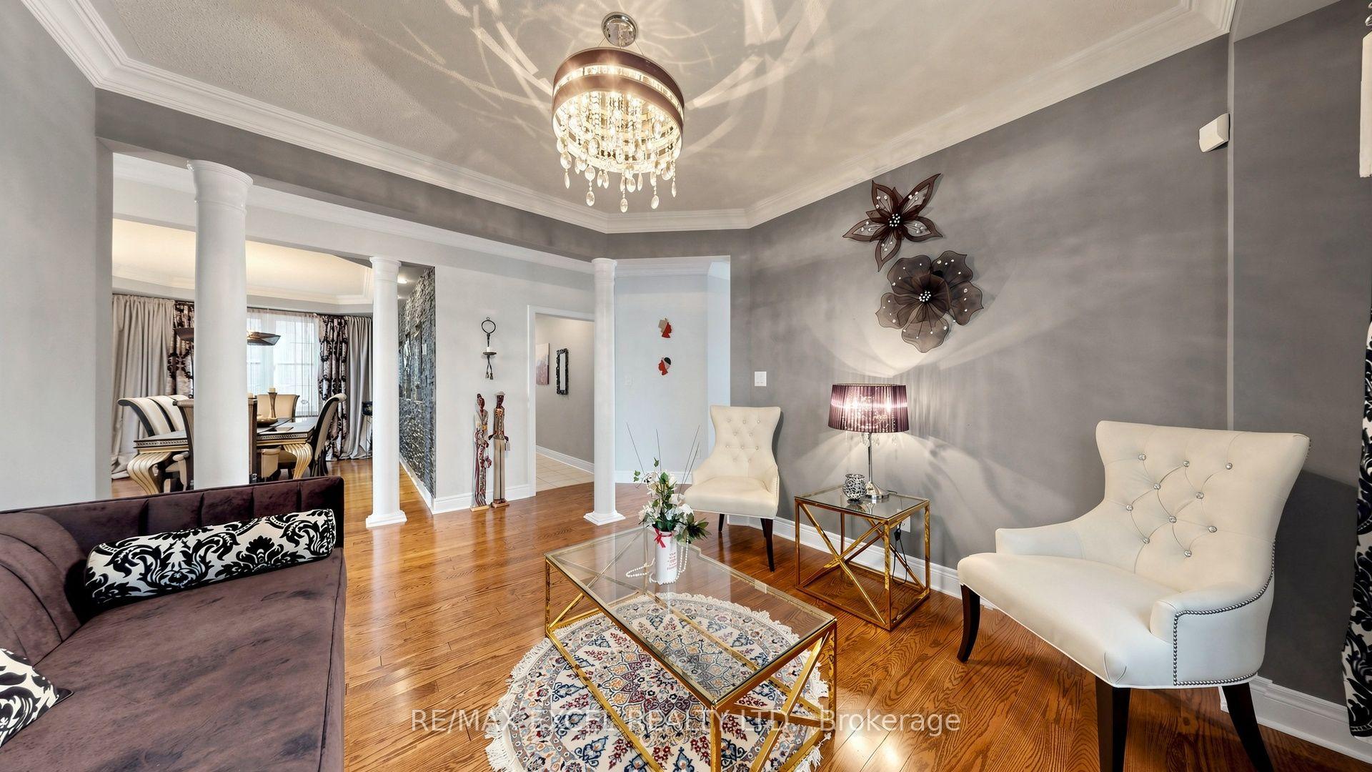 Photo 4 of 651 Via Romano Boulevard, Vaughan, Patterson — HOMEH