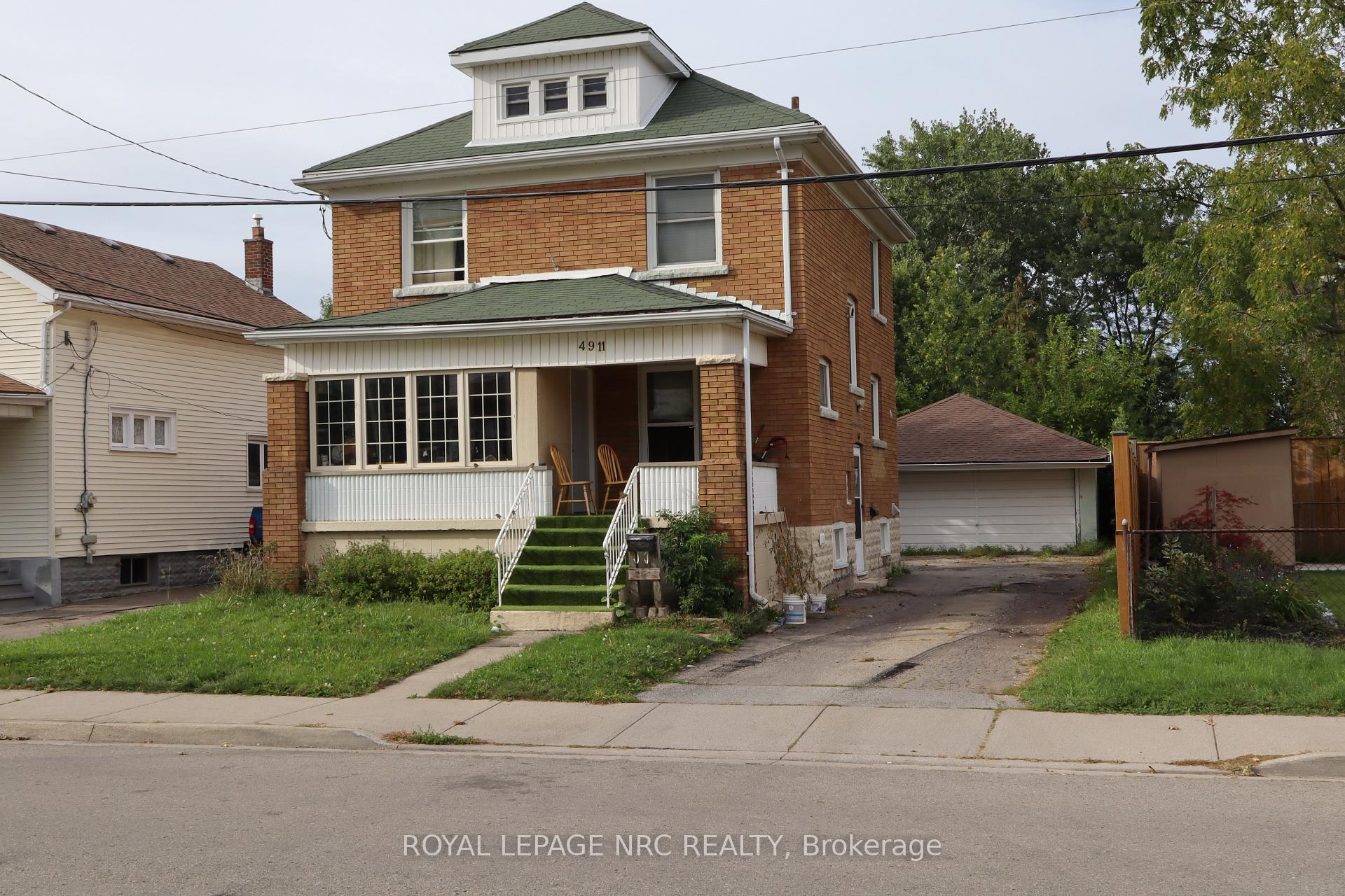 Photo of 4911 Maple Street