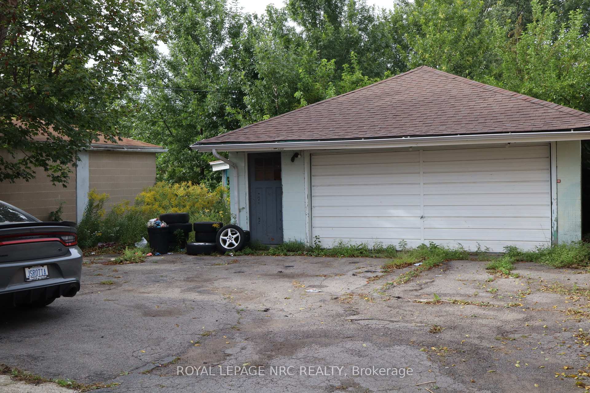 Photo 2 of 4911 Maple Street, Niagara Falls, Cherrywood — HOMEH