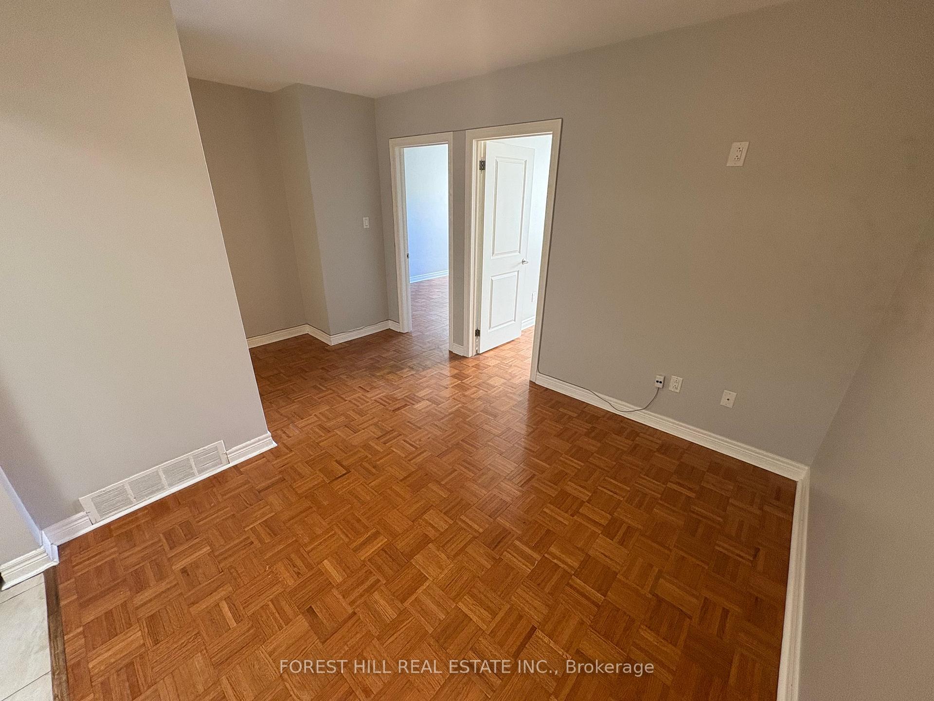 Photo 2 of Unit 2, 341 Lakeshore Road E, Oakville, Old Oakville — HOMEH