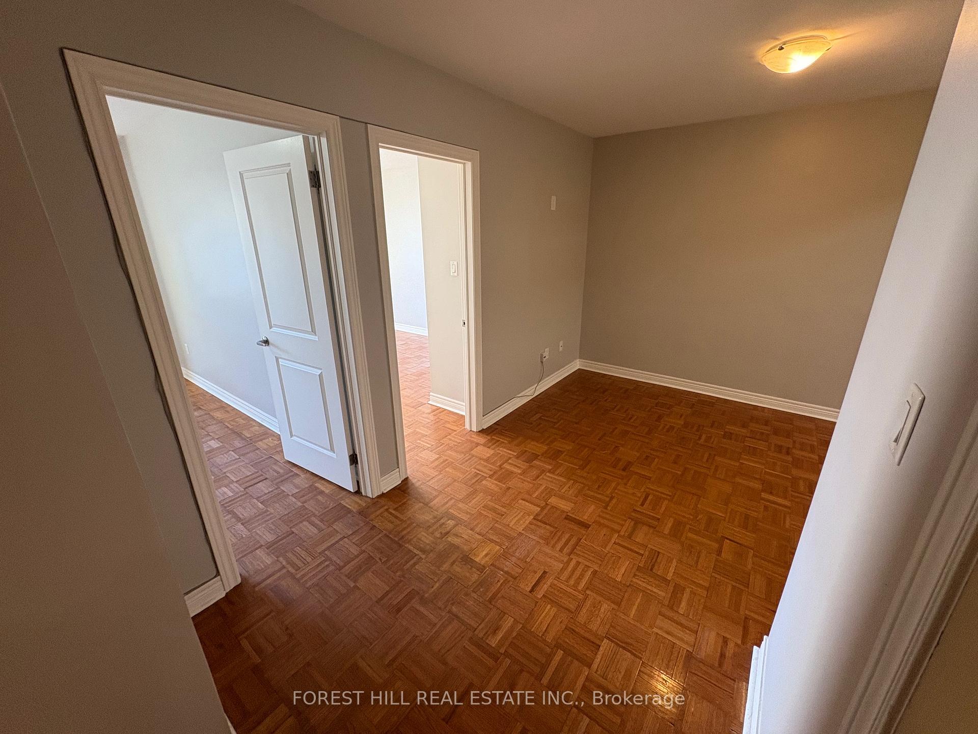 Photo 4 of Unit 2, 341 Lakeshore Road E, Oakville, Old Oakville — HOMEH