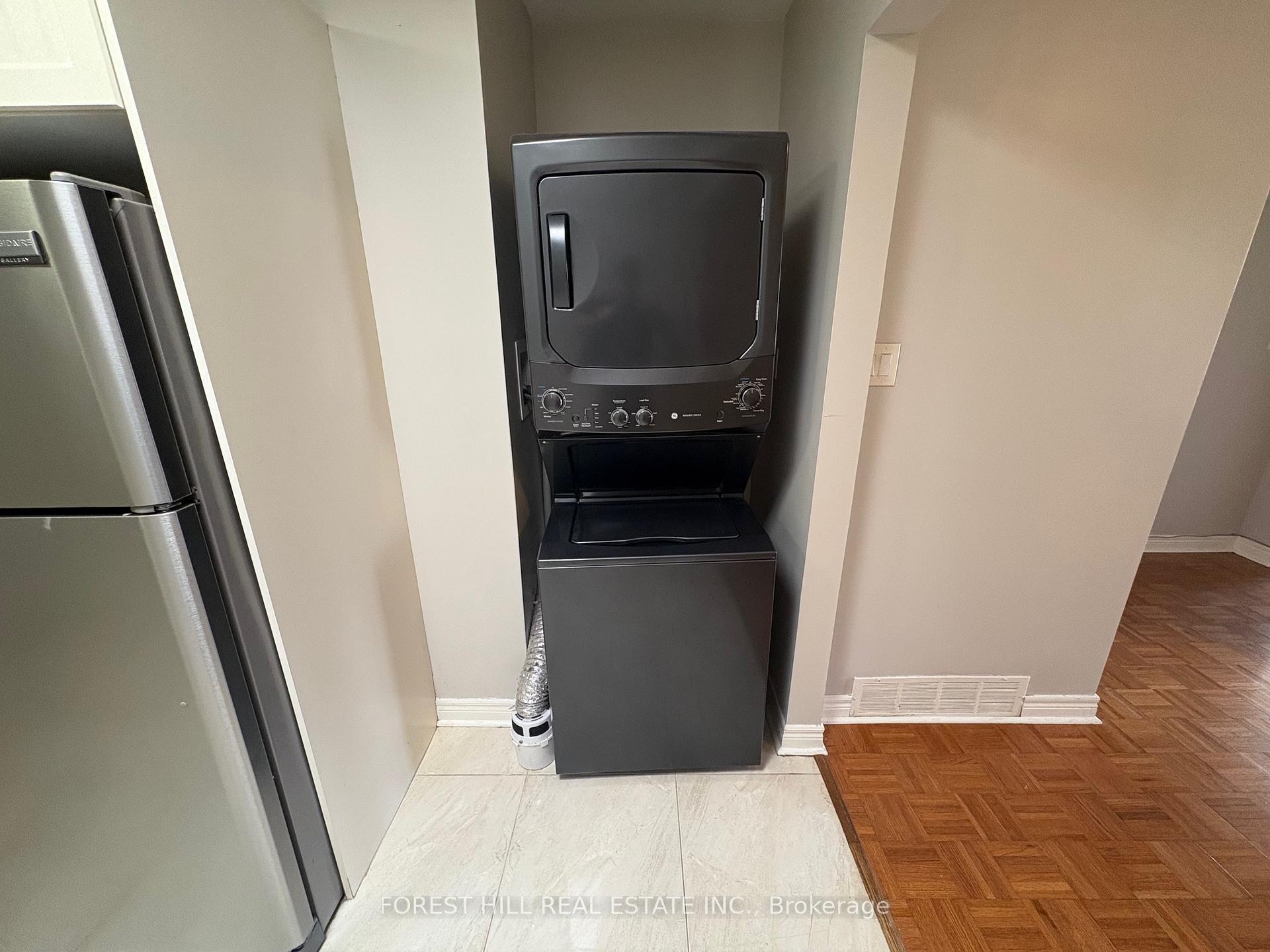 Photo 6 of Unit 2, 341 Lakeshore Road E, Oakville, Old Oakville — HOMEH