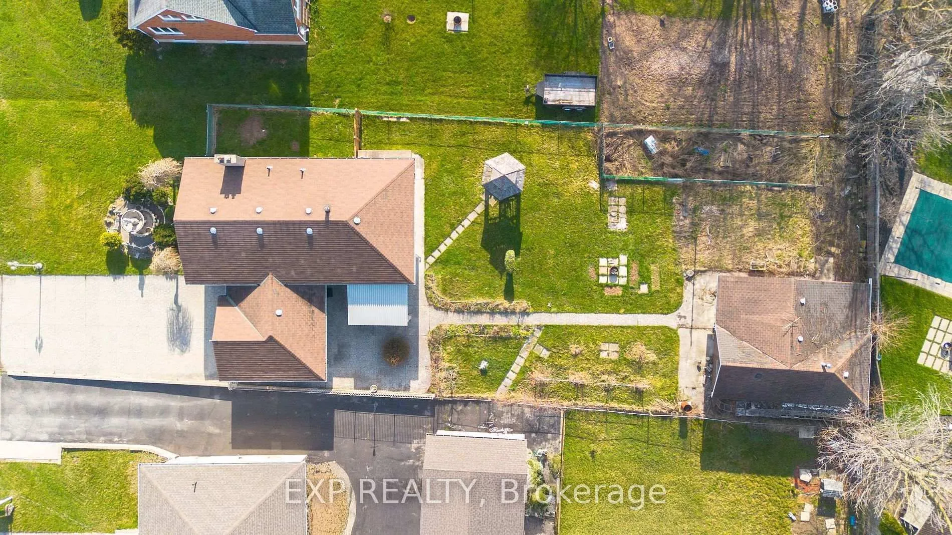 Photo 4 of Unit Main, 1204 Highway 8, Hamilton, Winona — HOMEH