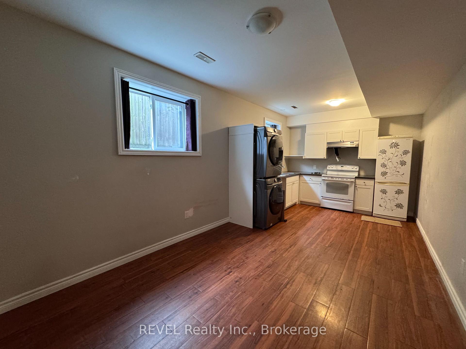 Photo 3 of 438 Mcalpine Avenue N, Welland, Welland Downtown — HOMEH