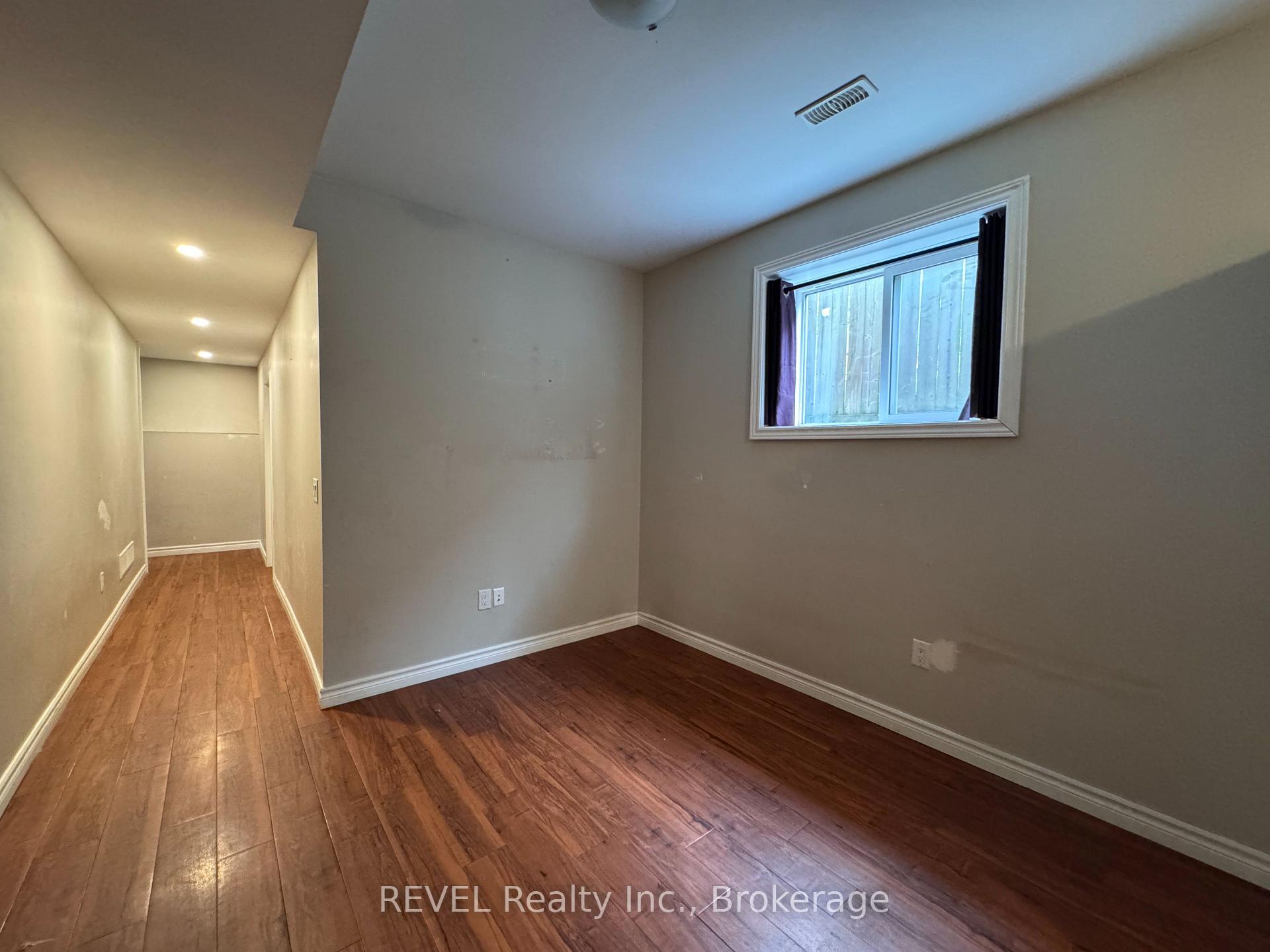 Photo 5 of 438 Mcalpine Avenue N, Welland, Welland Downtown — HOMEH