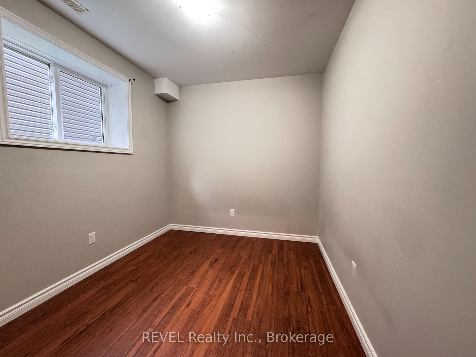 Photo 6 of 438 Mcalpine Avenue N, Welland, Welland Downtown — HOMEH
