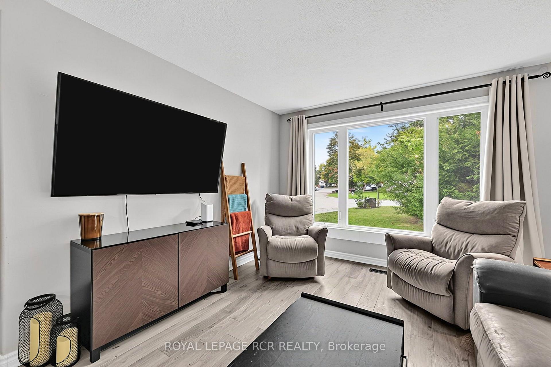 Photo 9 of 169 Mackenzie Street, New Tecumseth, Alliston — HOMEH
