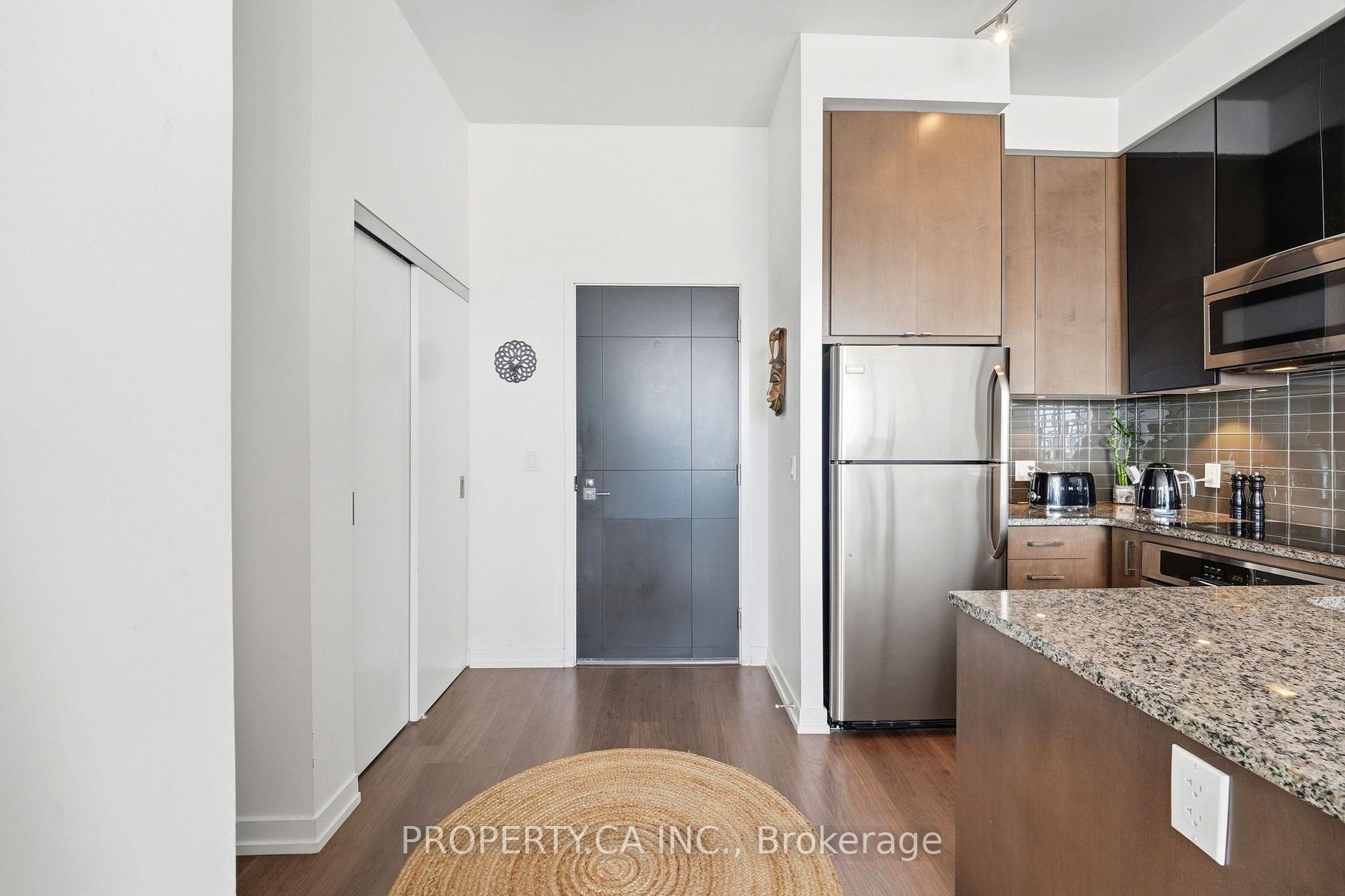 Photo 5 of Unit Ph3608, 89 Dunfield Avenue, Toronto, Mount Pleasant West — HOMEH