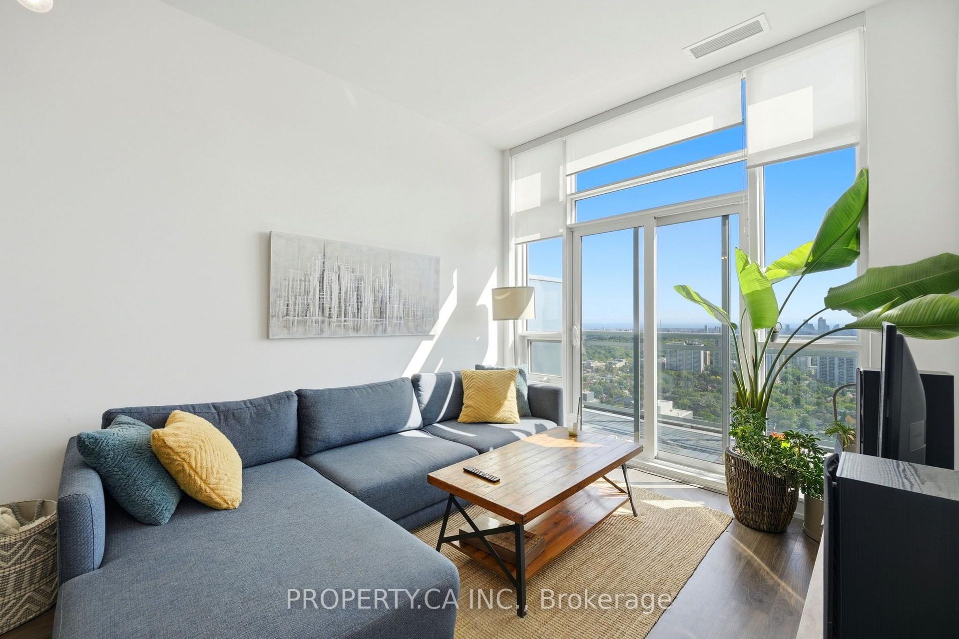 Photo 6 of Unit Ph3608, 89 Dunfield Avenue, Toronto, Mount Pleasant West — HOMEH