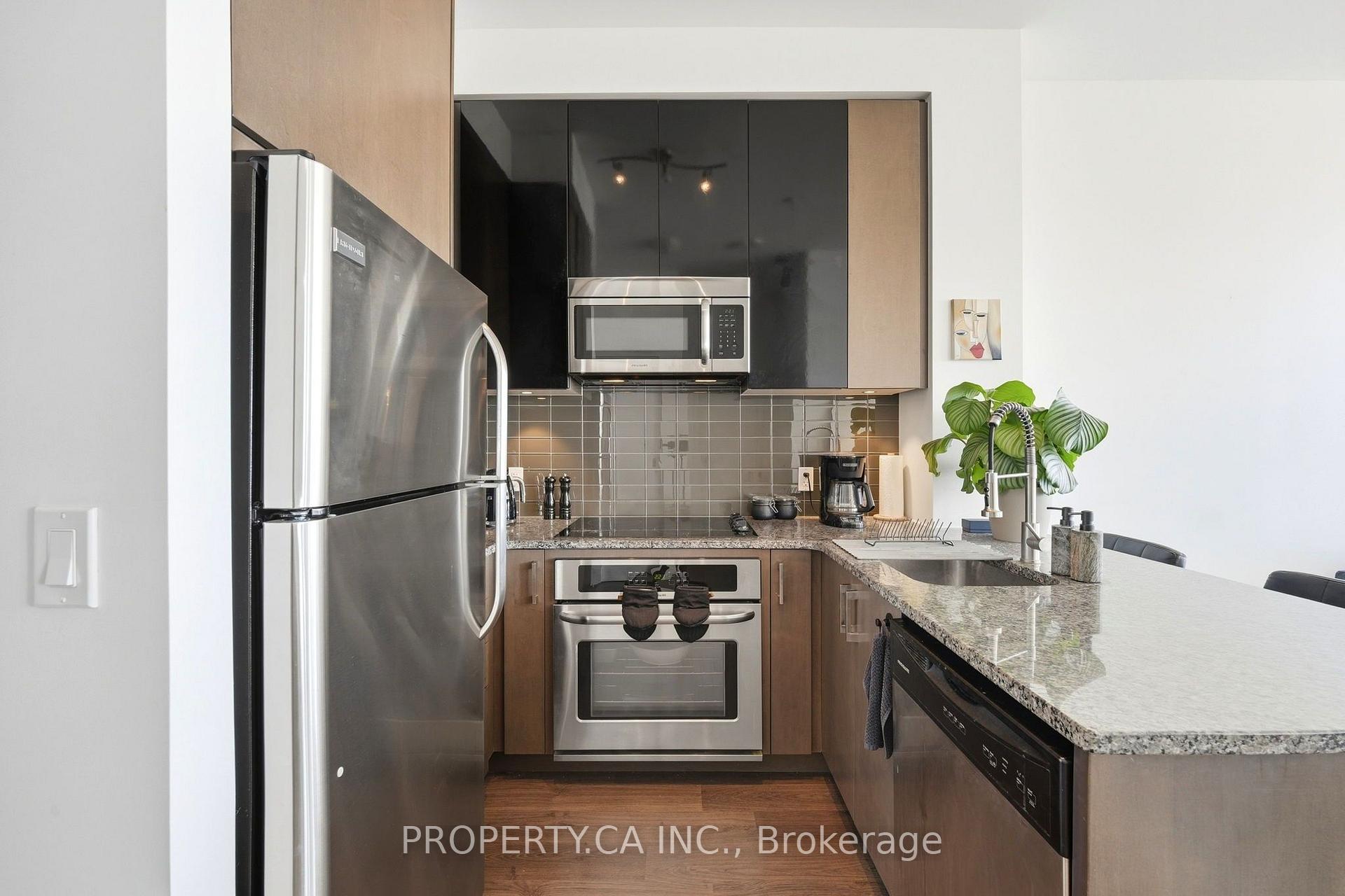 Photo 13 of Unit Ph3608, 89 Dunfield Avenue, Toronto, Mount Pleasant West — HOMEH