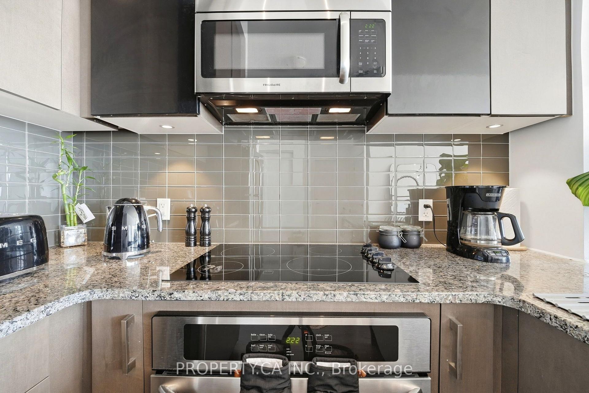 Photo 14 of Unit Ph3608, 89 Dunfield Avenue, Toronto, Mount Pleasant West — HOMEH