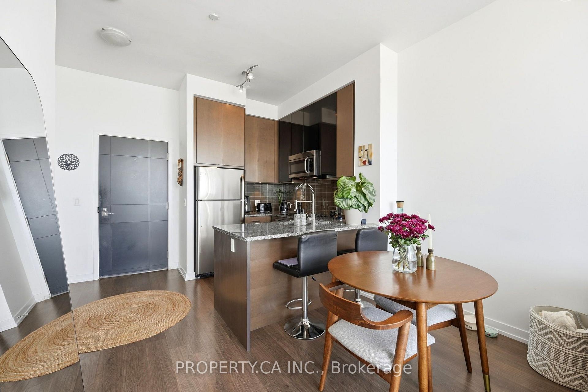 Photo 15 of Unit Ph3608, 89 Dunfield Avenue, Toronto, Mount Pleasant West — HOMEH