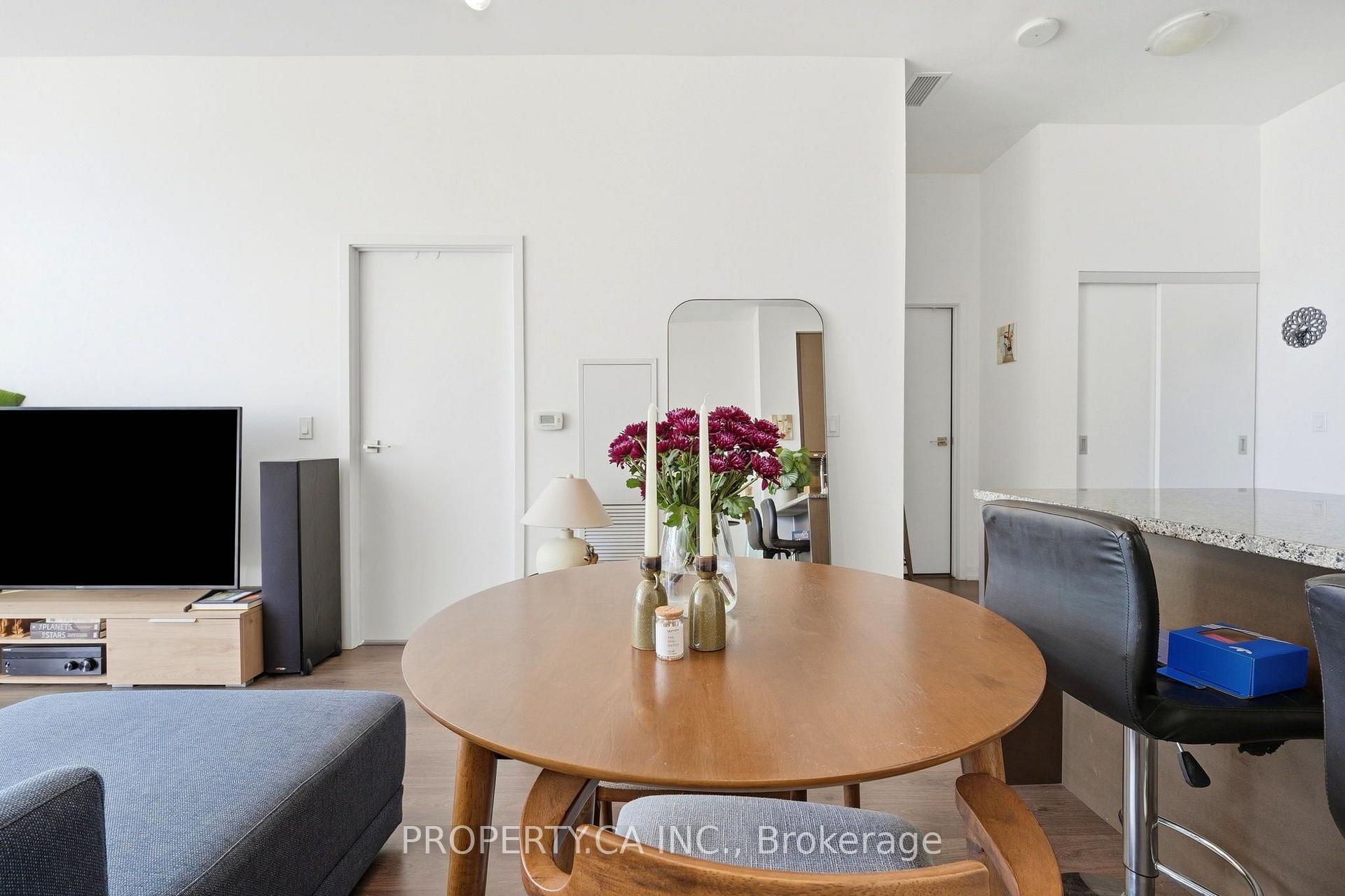 Photo 16 of Unit Ph3608, 89 Dunfield Avenue, Toronto, Mount Pleasant West — HOMEH