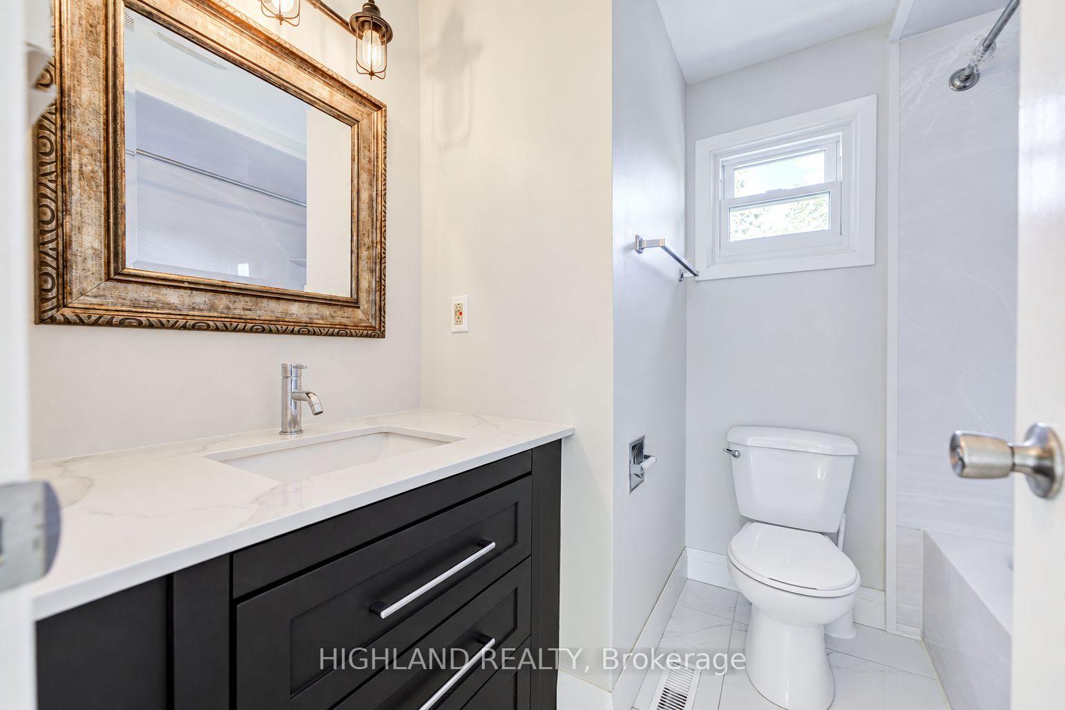 Photo 14 of 2032 Glenada Crescent, Oakville, Wedgewood Creek — HOMEH