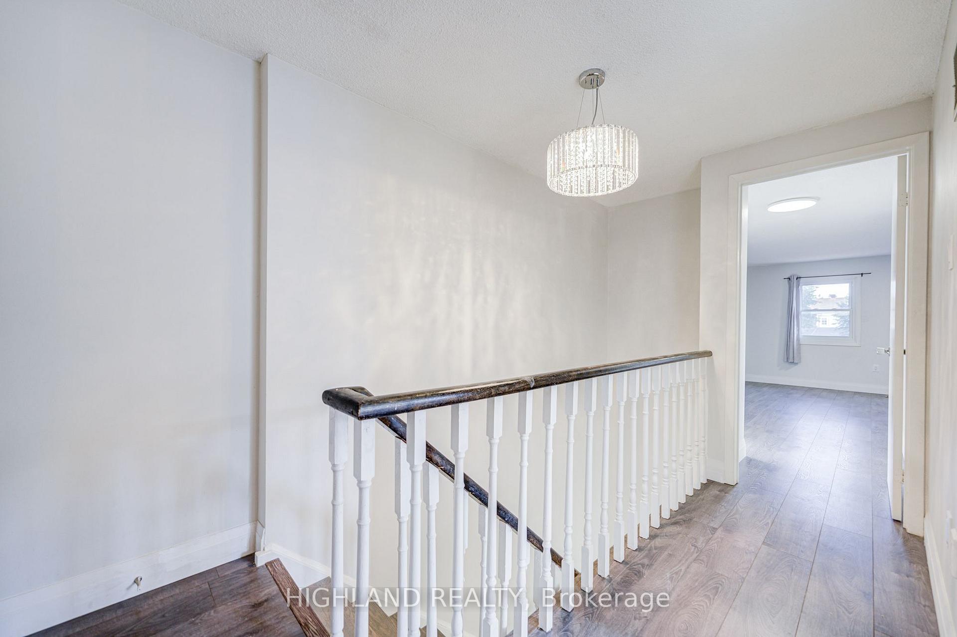Photo 15 of 2032 Glenada Crescent, Oakville, Wedgewood Creek — HOMEH