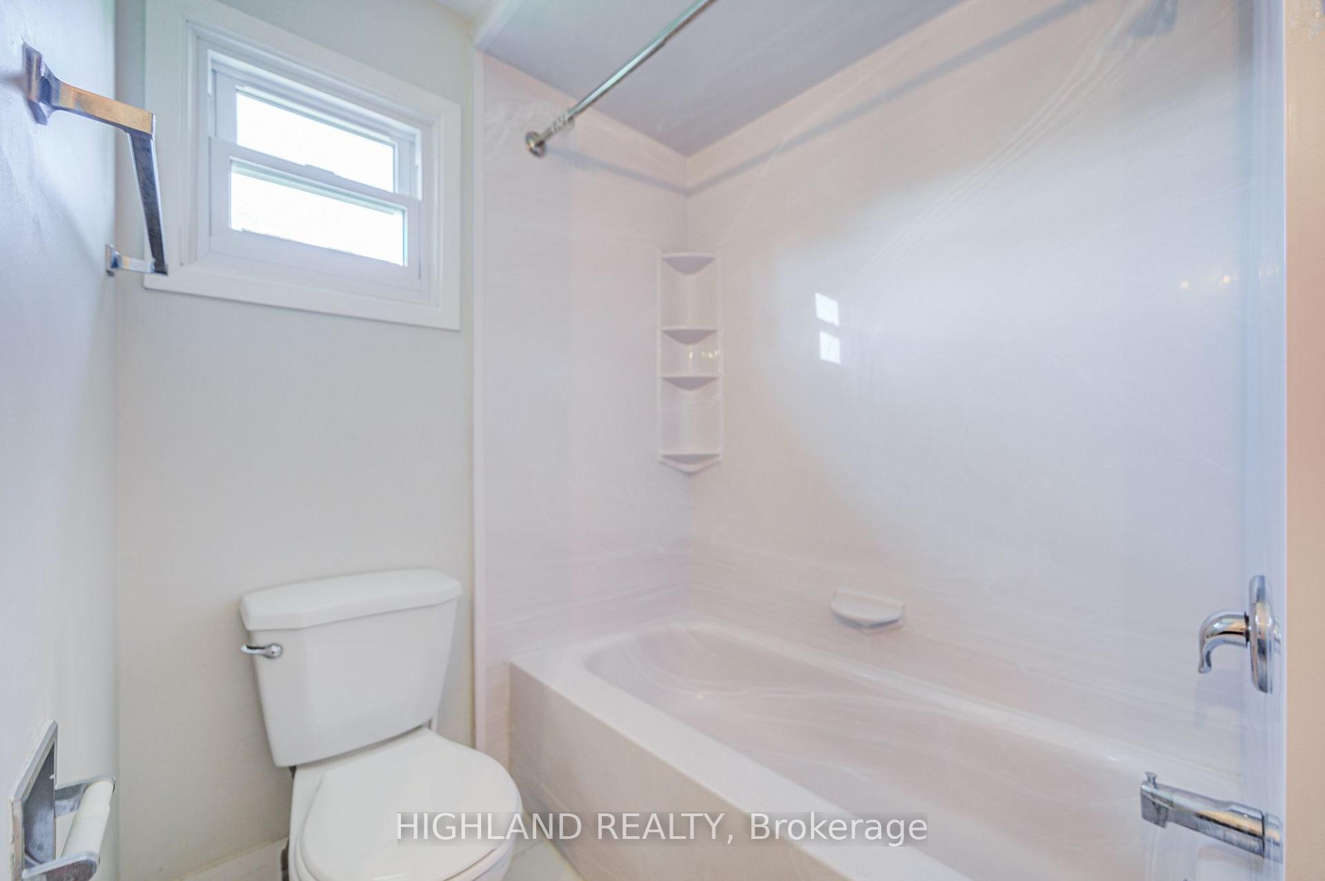 Photo 16 of 2032 Glenada Crescent, Oakville, Wedgewood Creek — HOMEH